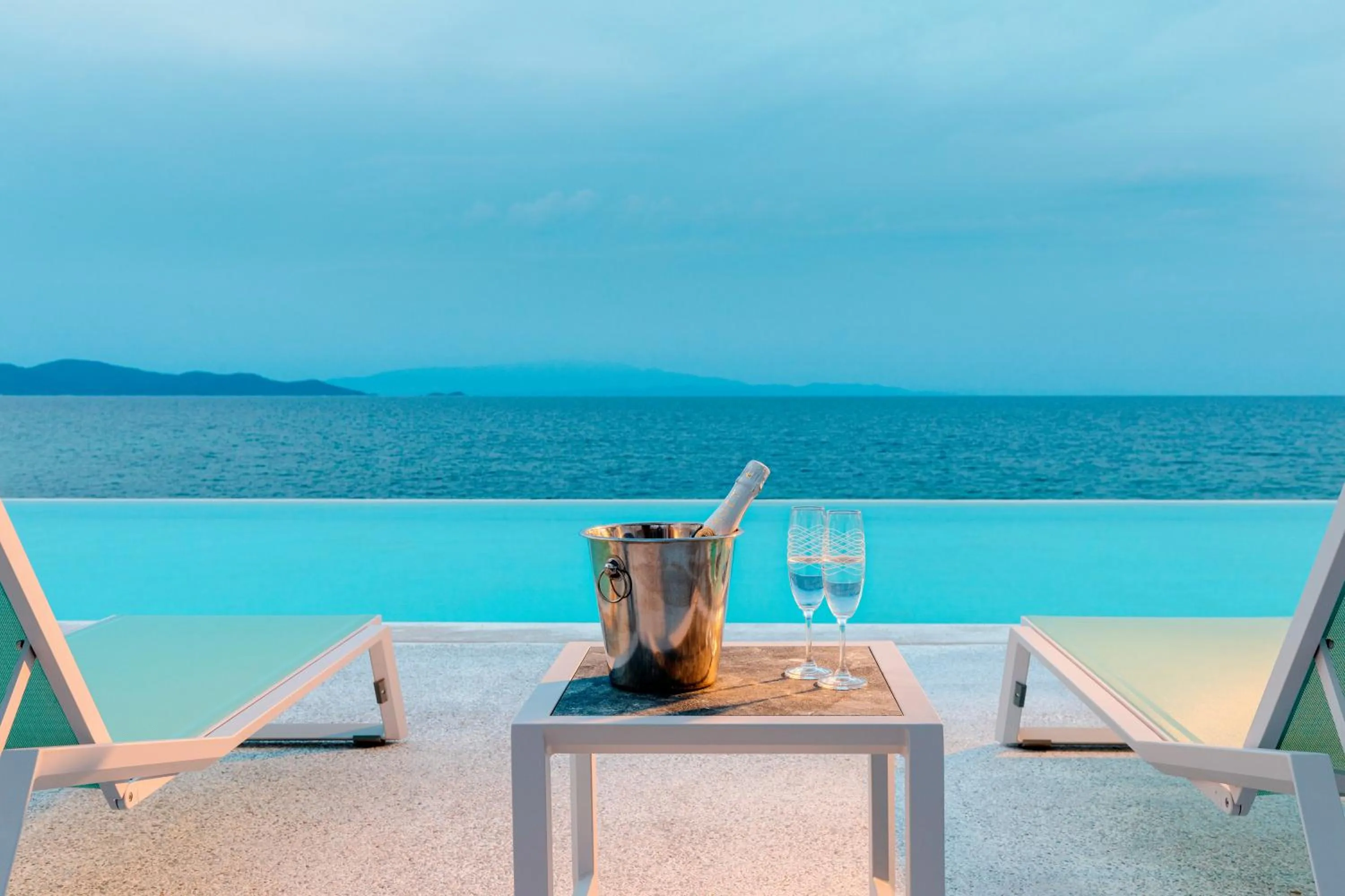 Swimming pool in Mount Athos Resort