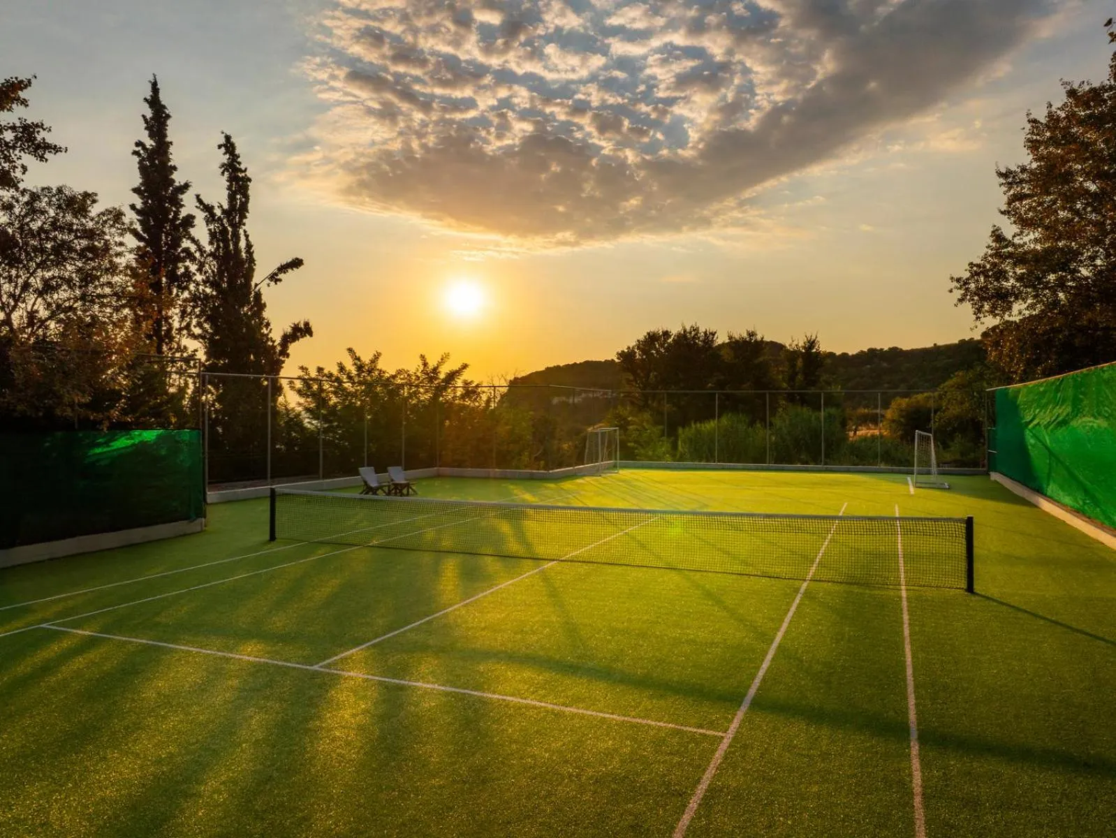Tennis court in Mount Athos Resort