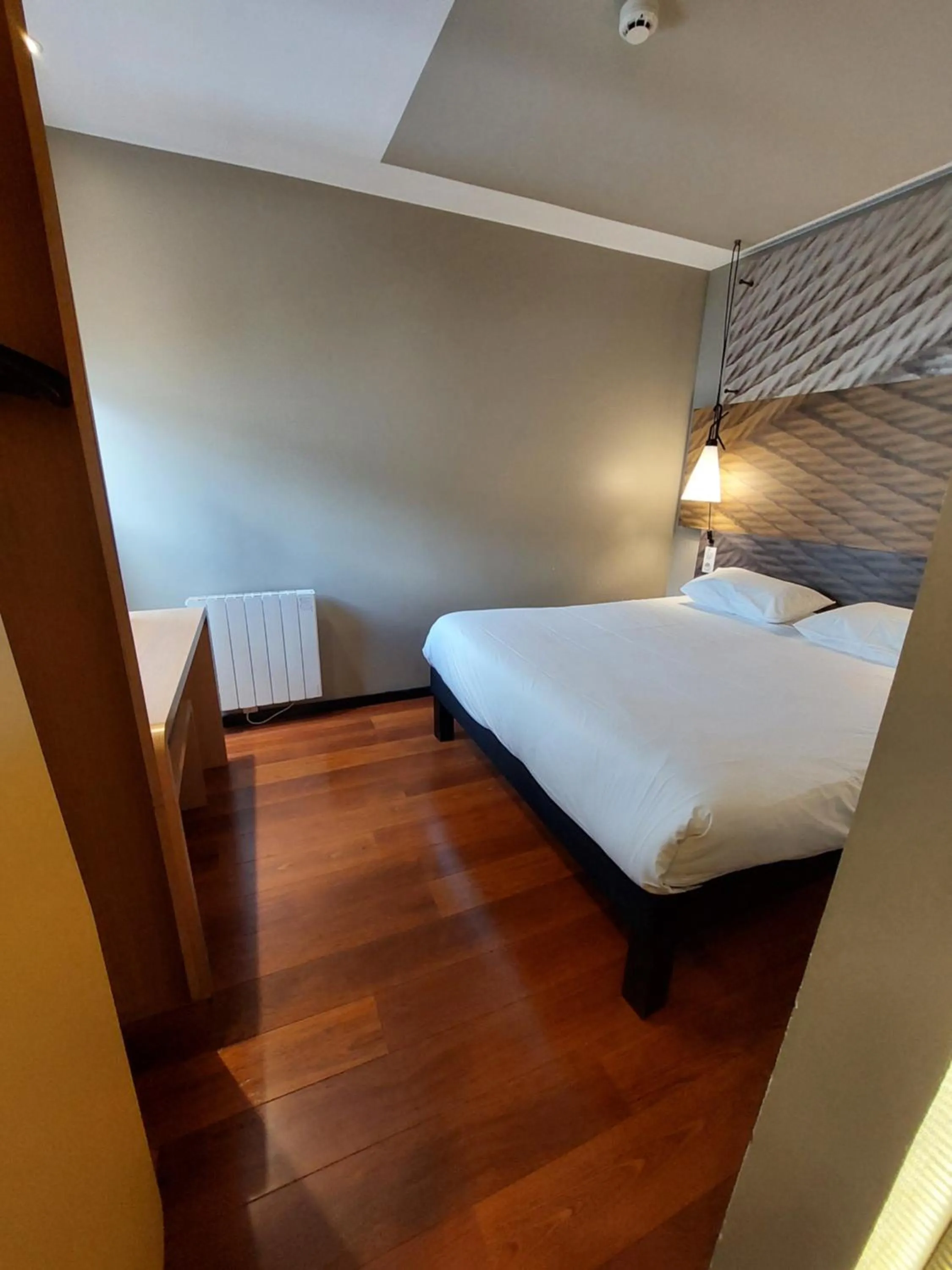 Property building, Bed in ibis Besançon Centre Ville