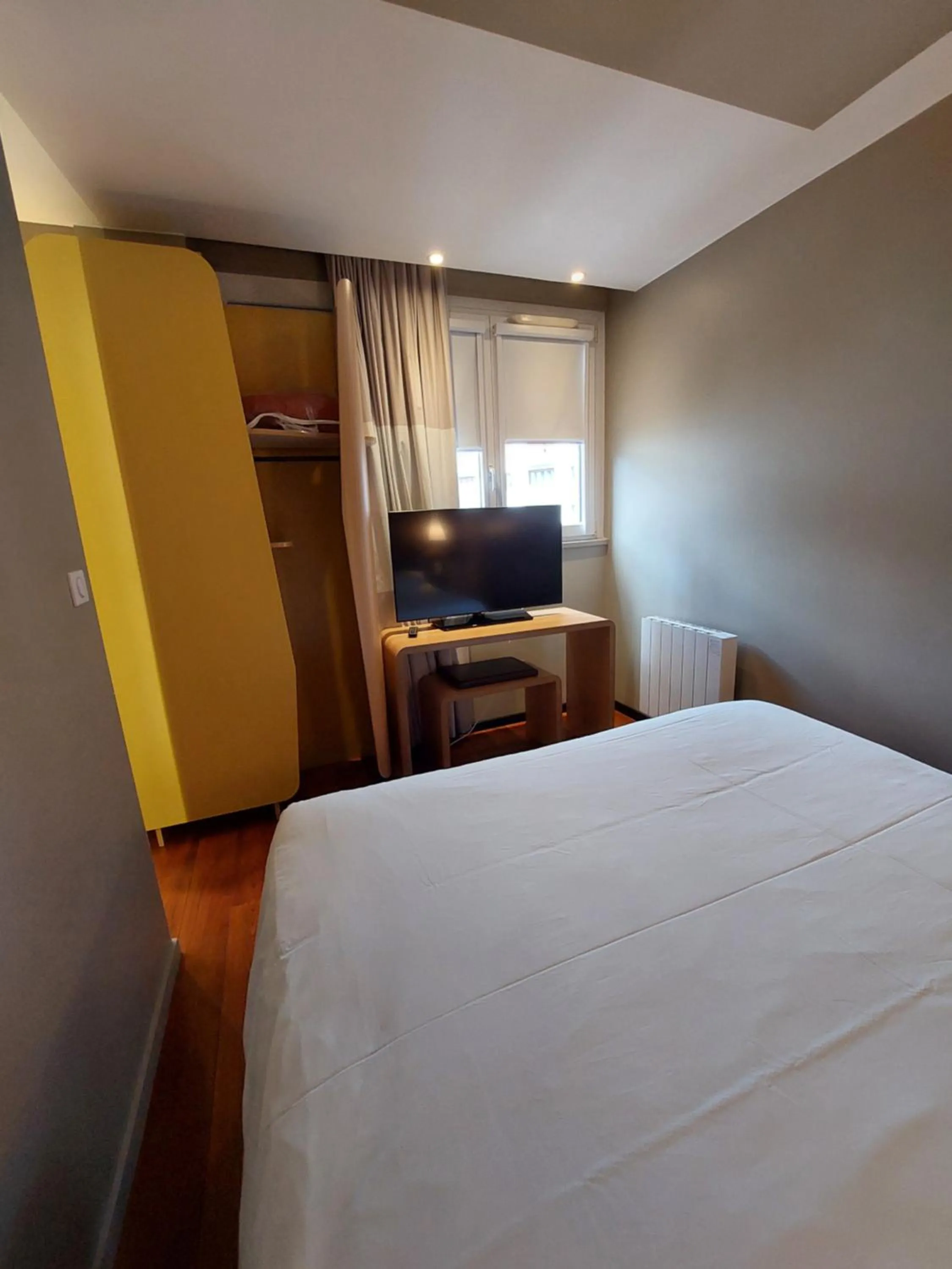 Property building, Bed in ibis Besançon Centre Ville