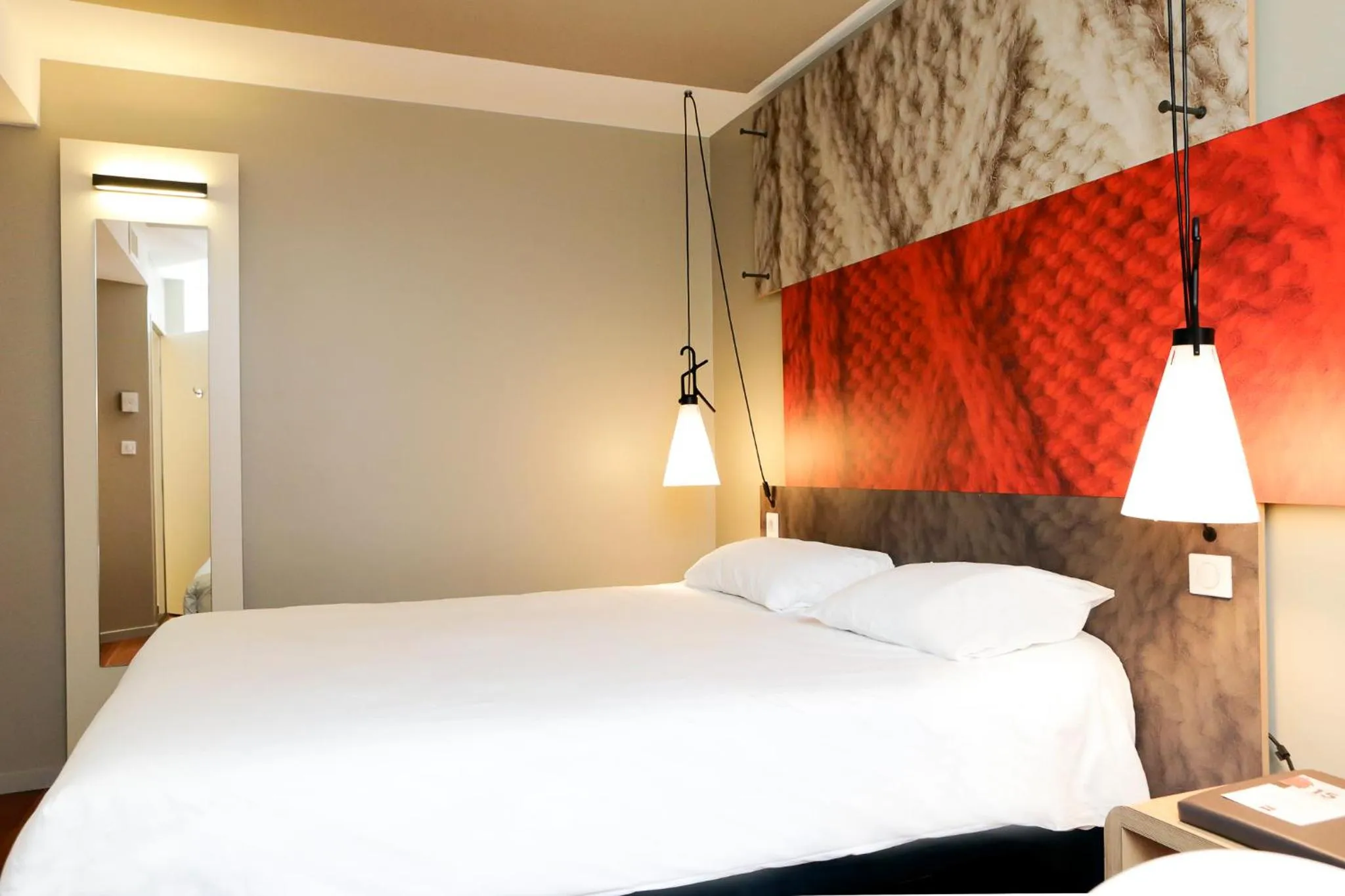 Photo of the whole room, Bed in ibis Besançon Centre Ville