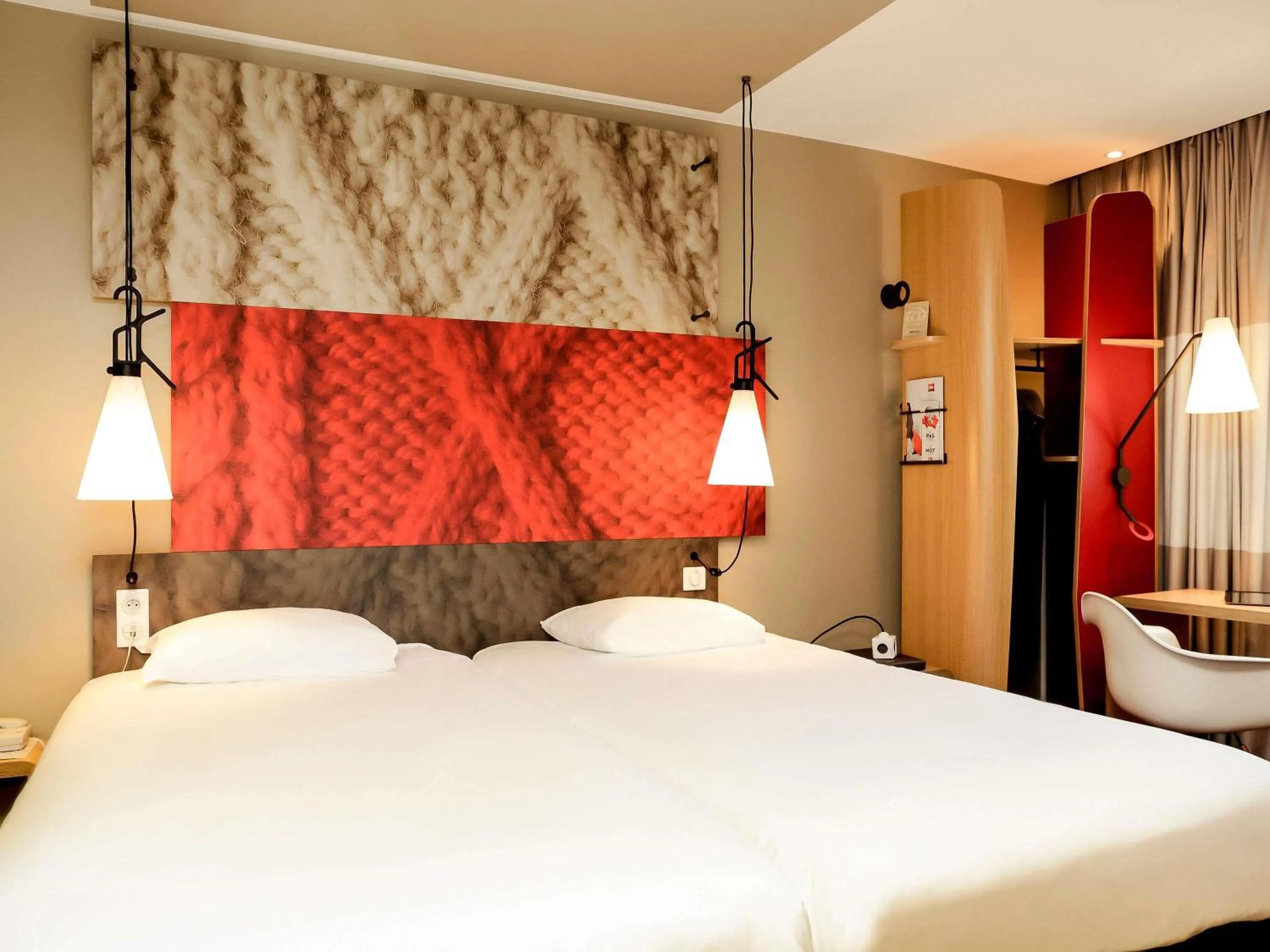 Property building, Bed in ibis Besançon Centre Ville