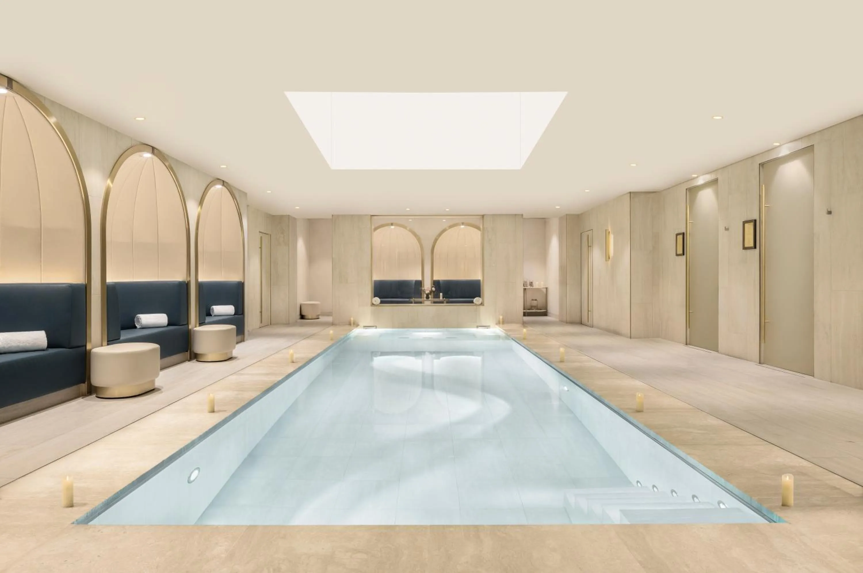 Swimming pool in Maison Albar - Le Vendome