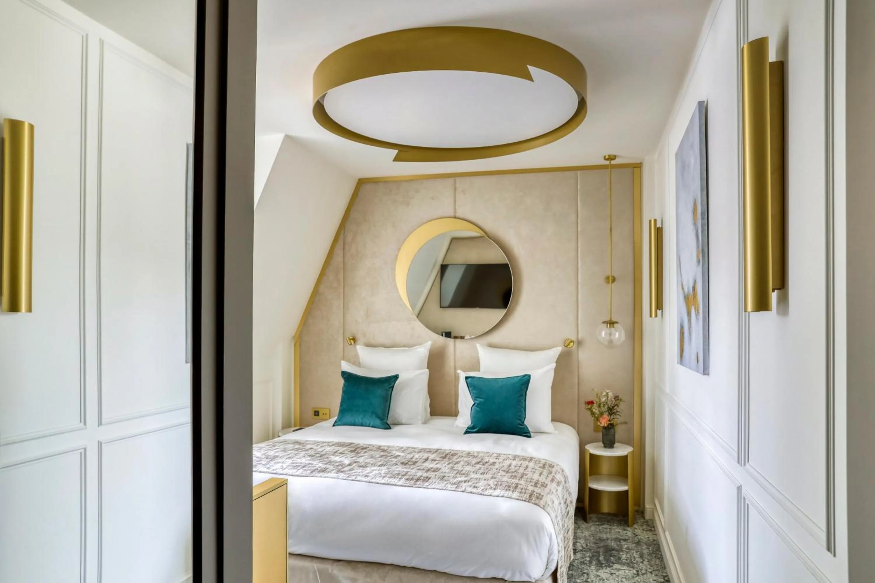 Bed in Maison Albar - Le Vendome