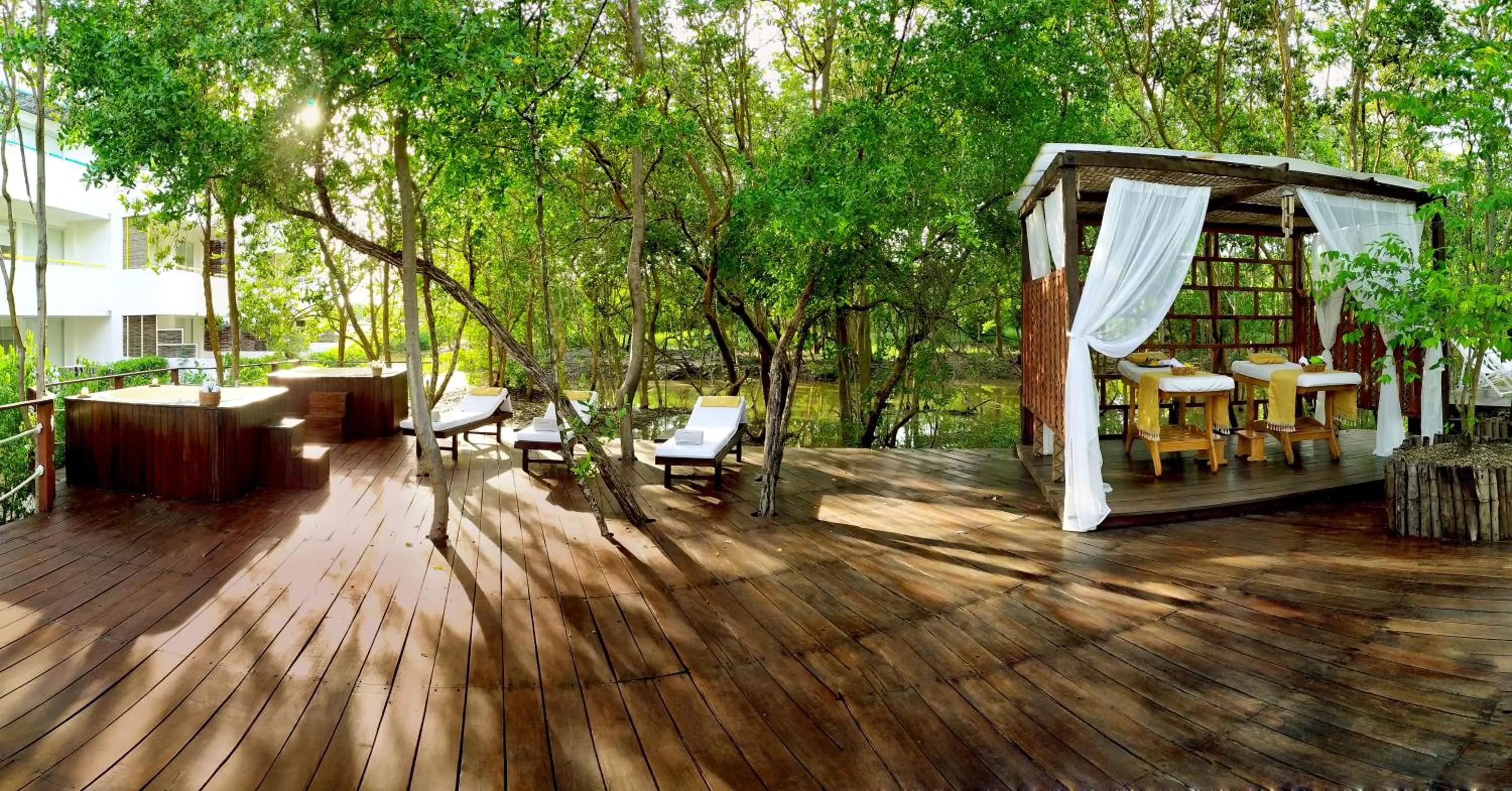 Hot Tub in Santo Manglar Cartagena Life Wellness Spa Hotel