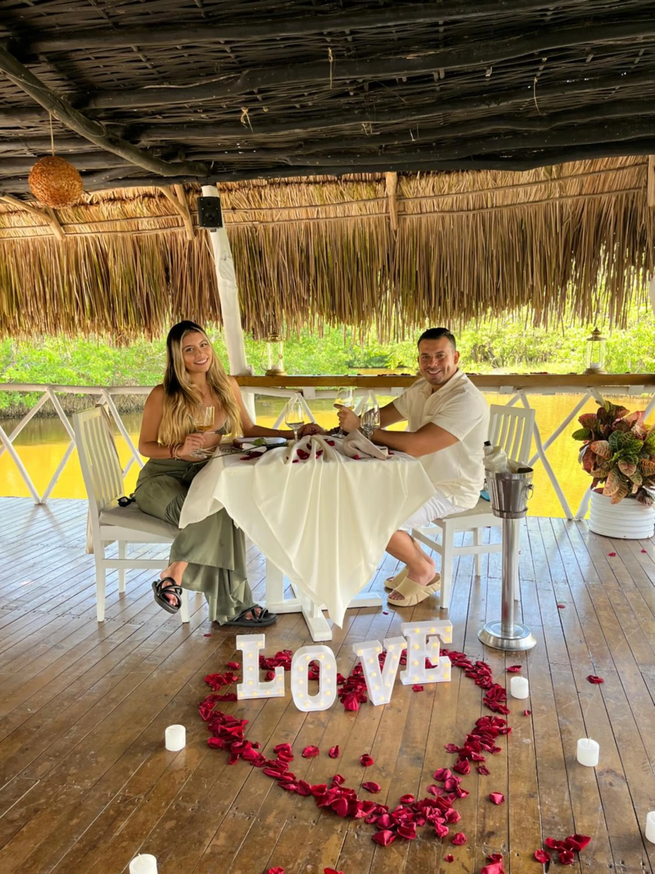 Food and drinks in Santo Manglar Cartagena Life Wellness Spa Hotel