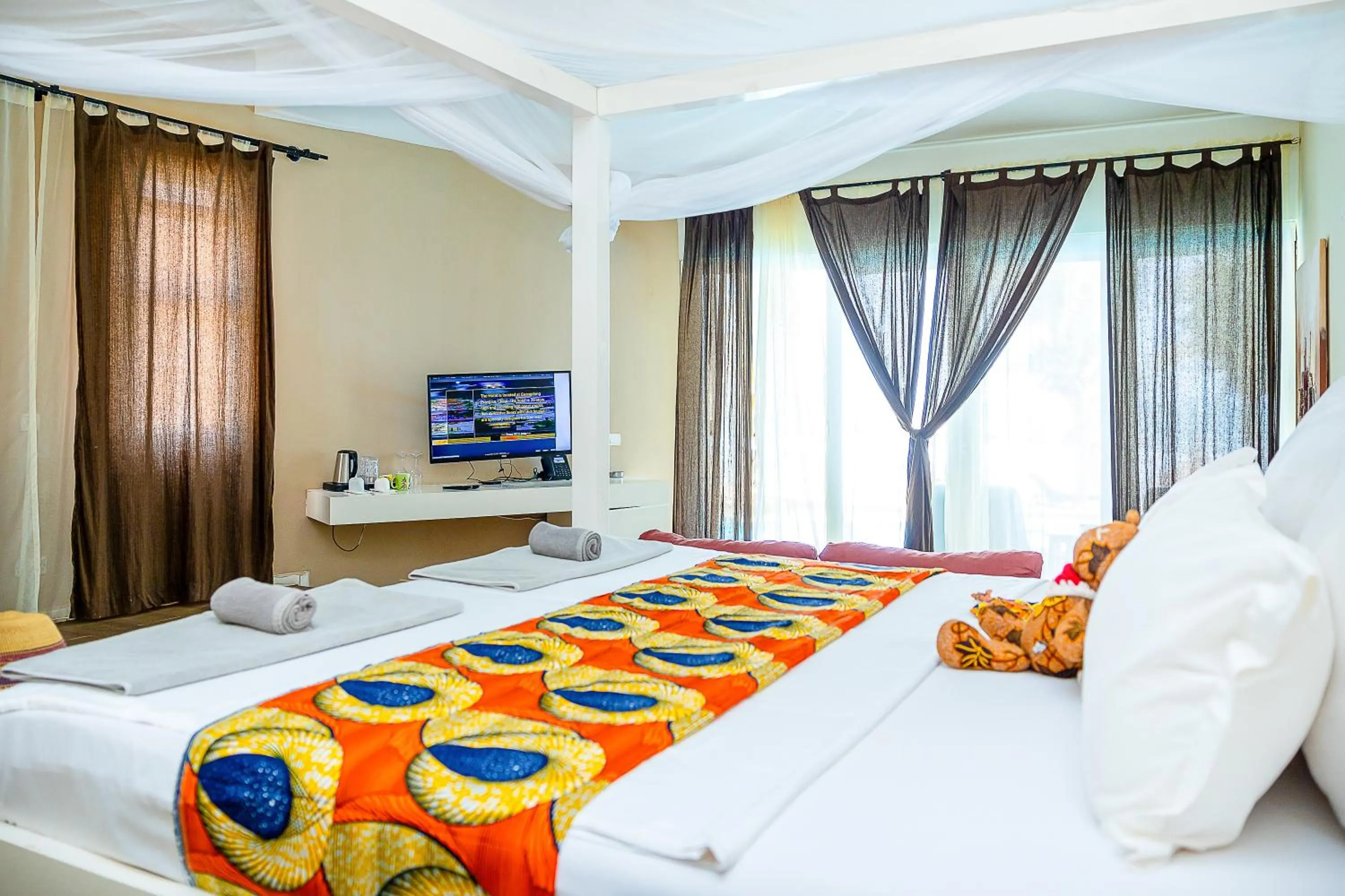 Bedroom, Bed in Balafon Beach Resort