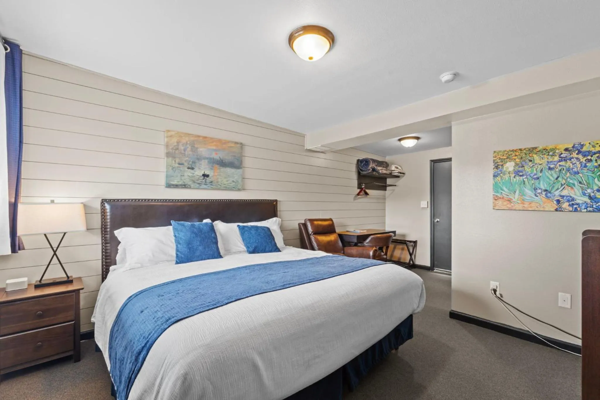 Lost Trail Resort - Riverside Rooms - Near Hot Pools