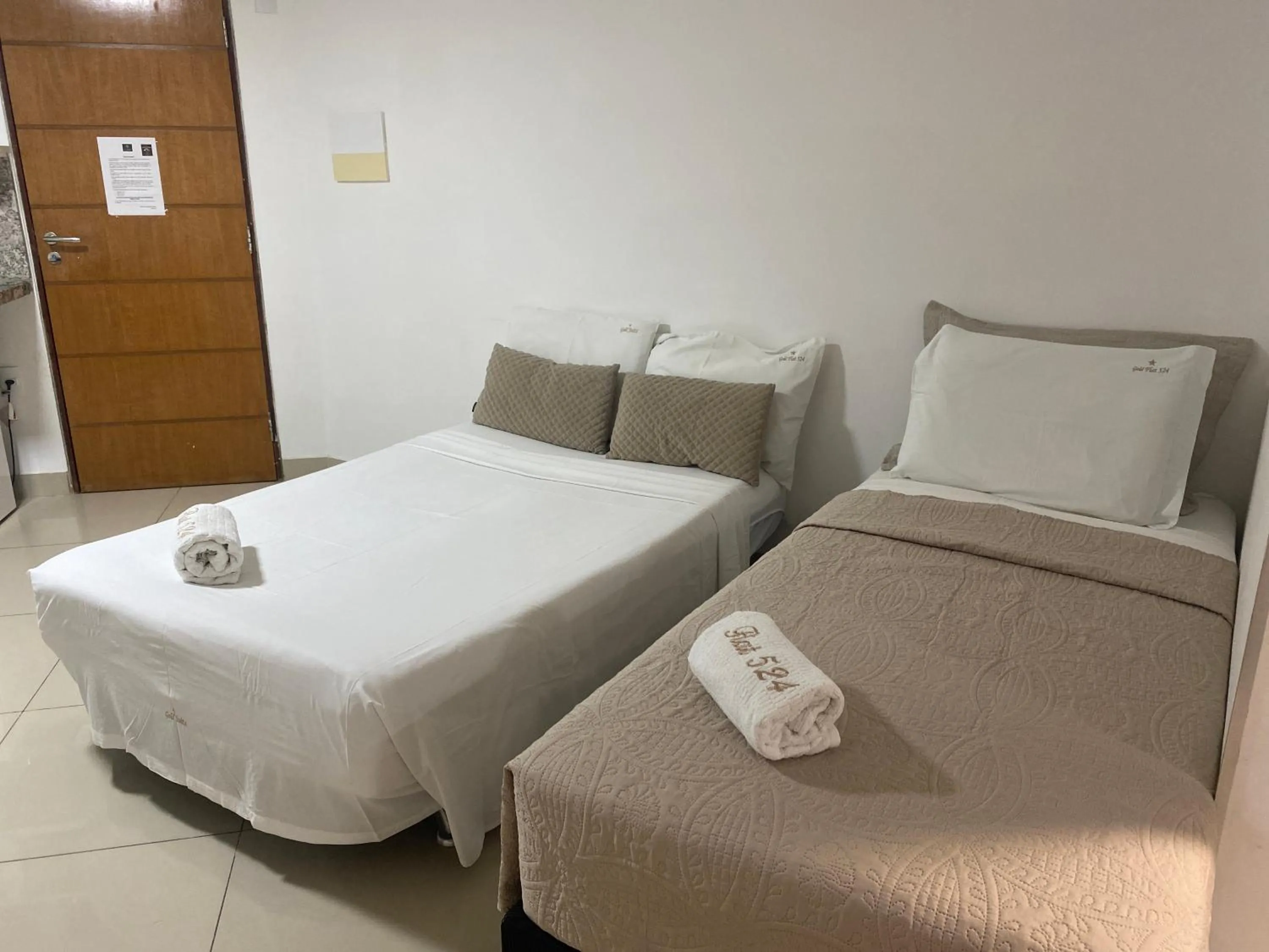 Bed in Gold Flat Cabo Branco