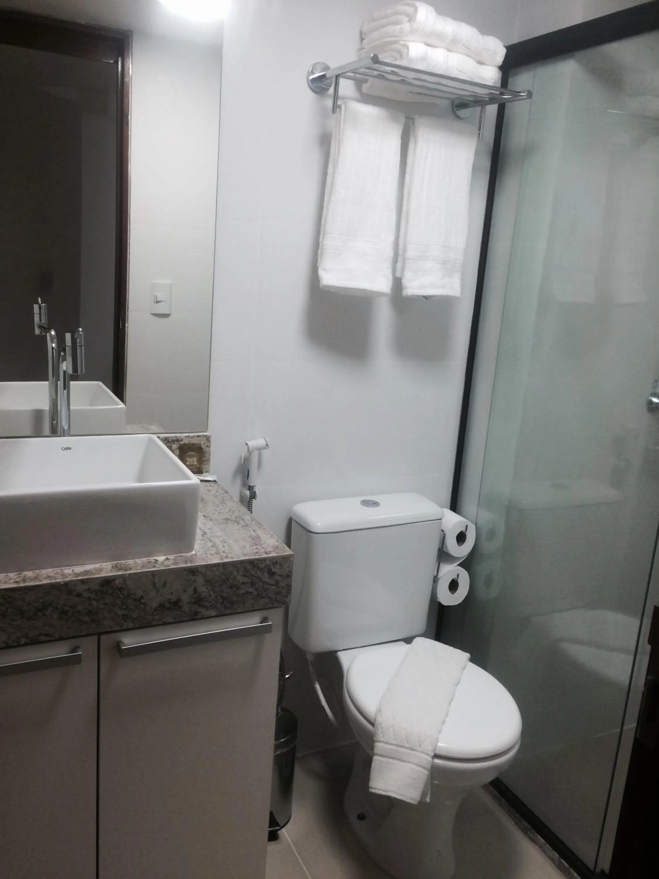 Bathroom in Gold Flat Cabo Branco