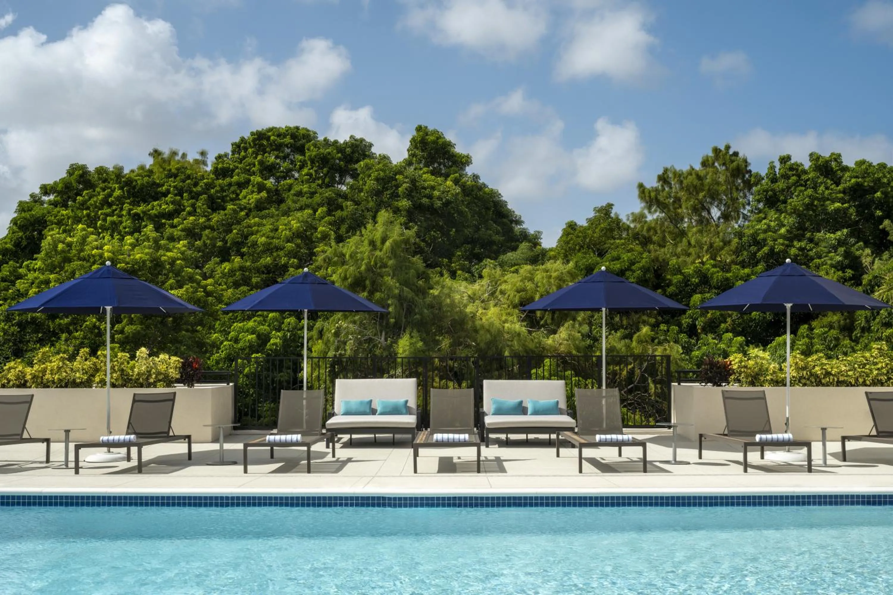Swimming pool in Fort Lauderdale Marriott North