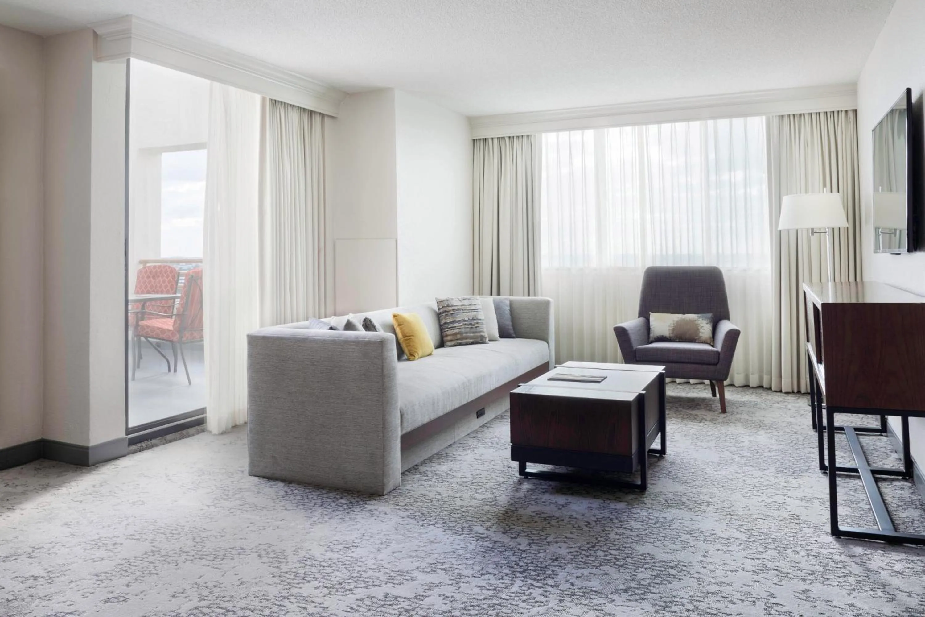 Living room in Fort Lauderdale Marriott North