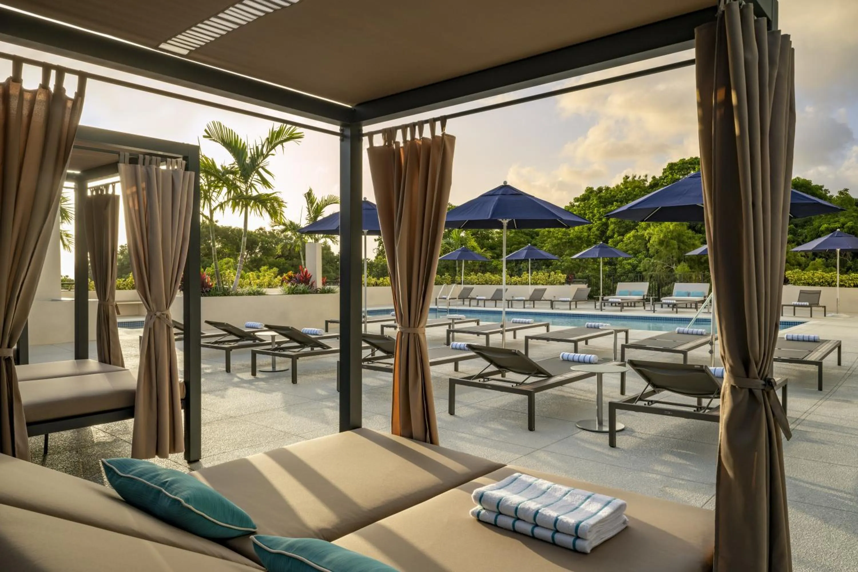 Swimming pool in Fort Lauderdale Marriott North