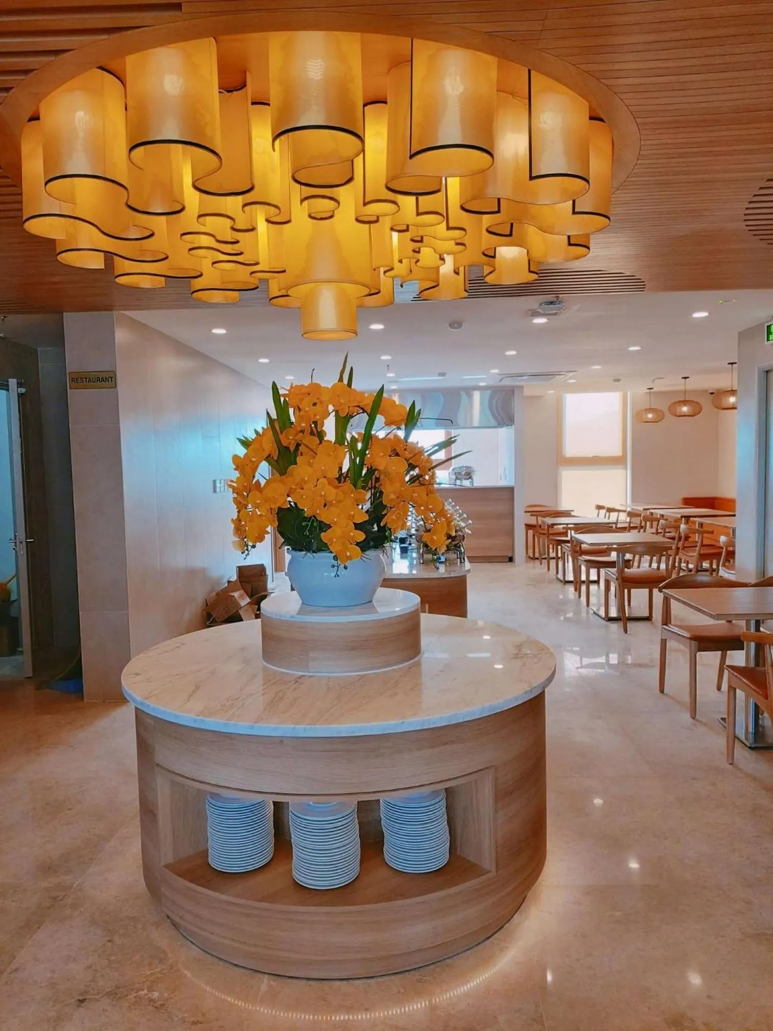 Restaurant/places to eat in Sun Kiss Hotel