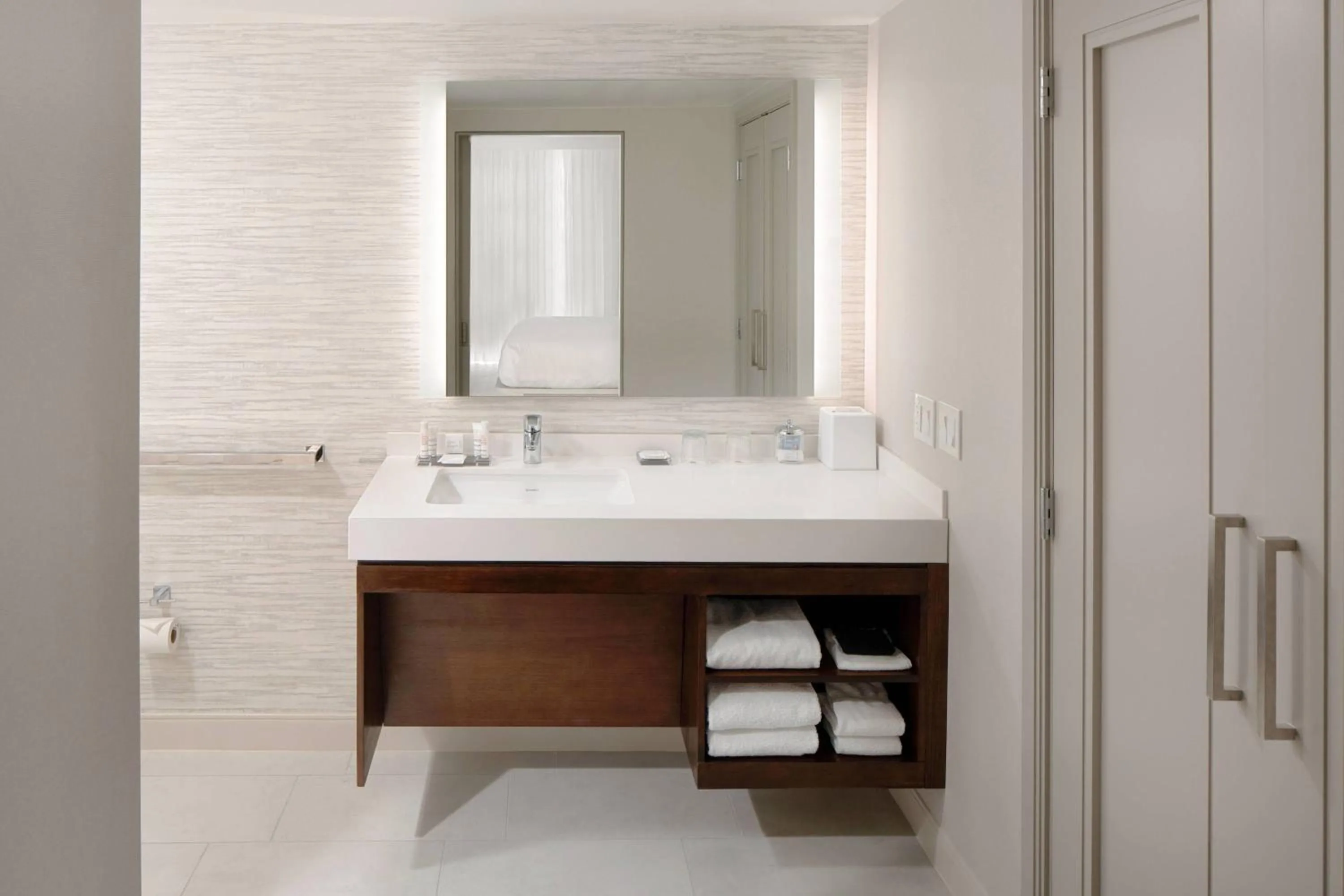 Bathroom in Palm Beach Gardens Marriott