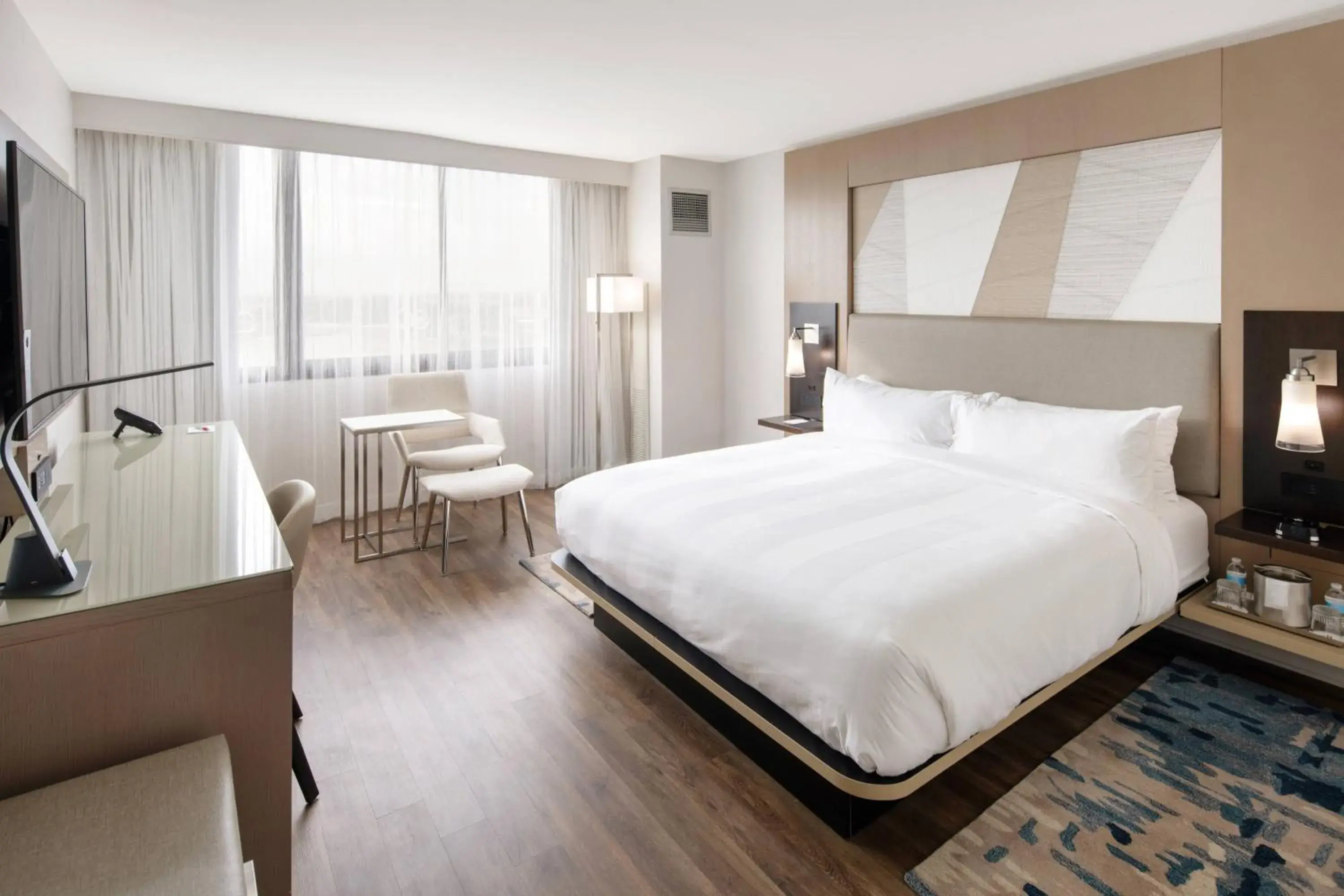 Club level, Guest room, 1 King or 2 Queen in Palm Beach Gardens Marriott Club level, Guest room, 1 King or 2 Queen in Palm Beach Gardens Marriott