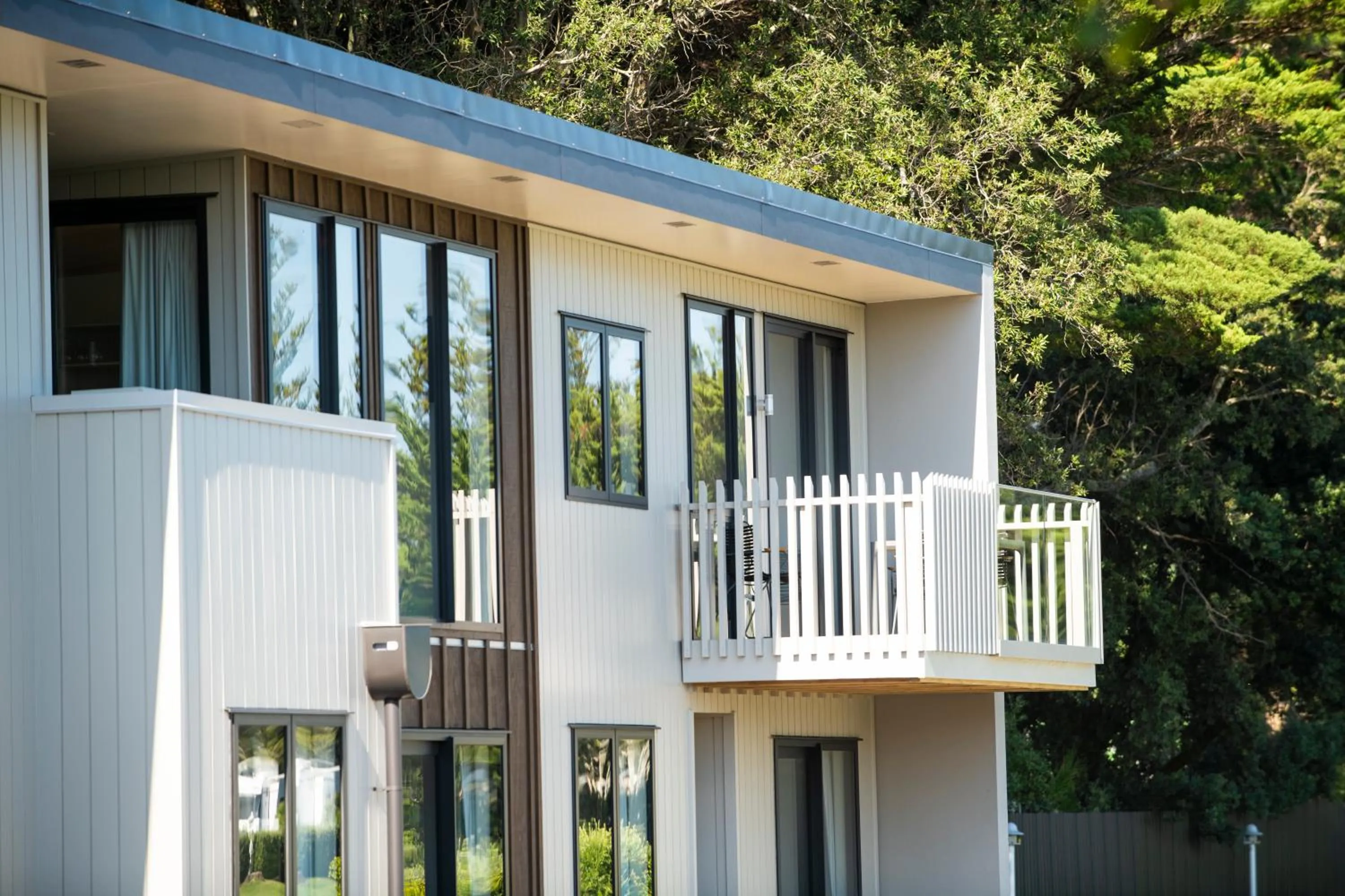 Property building in Waikanae Beach Ocean View Apartments