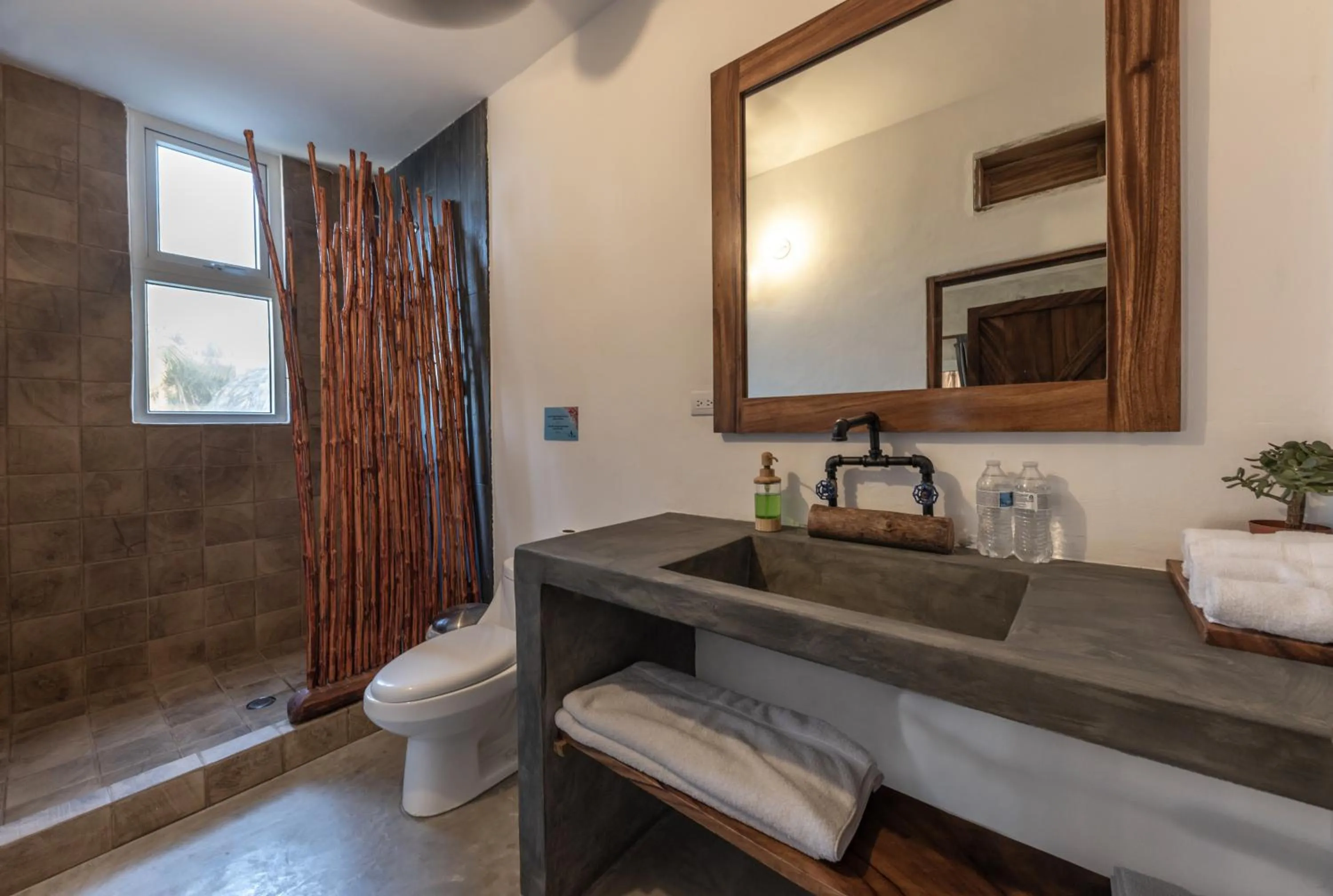 Shower in Ka´ana Surf