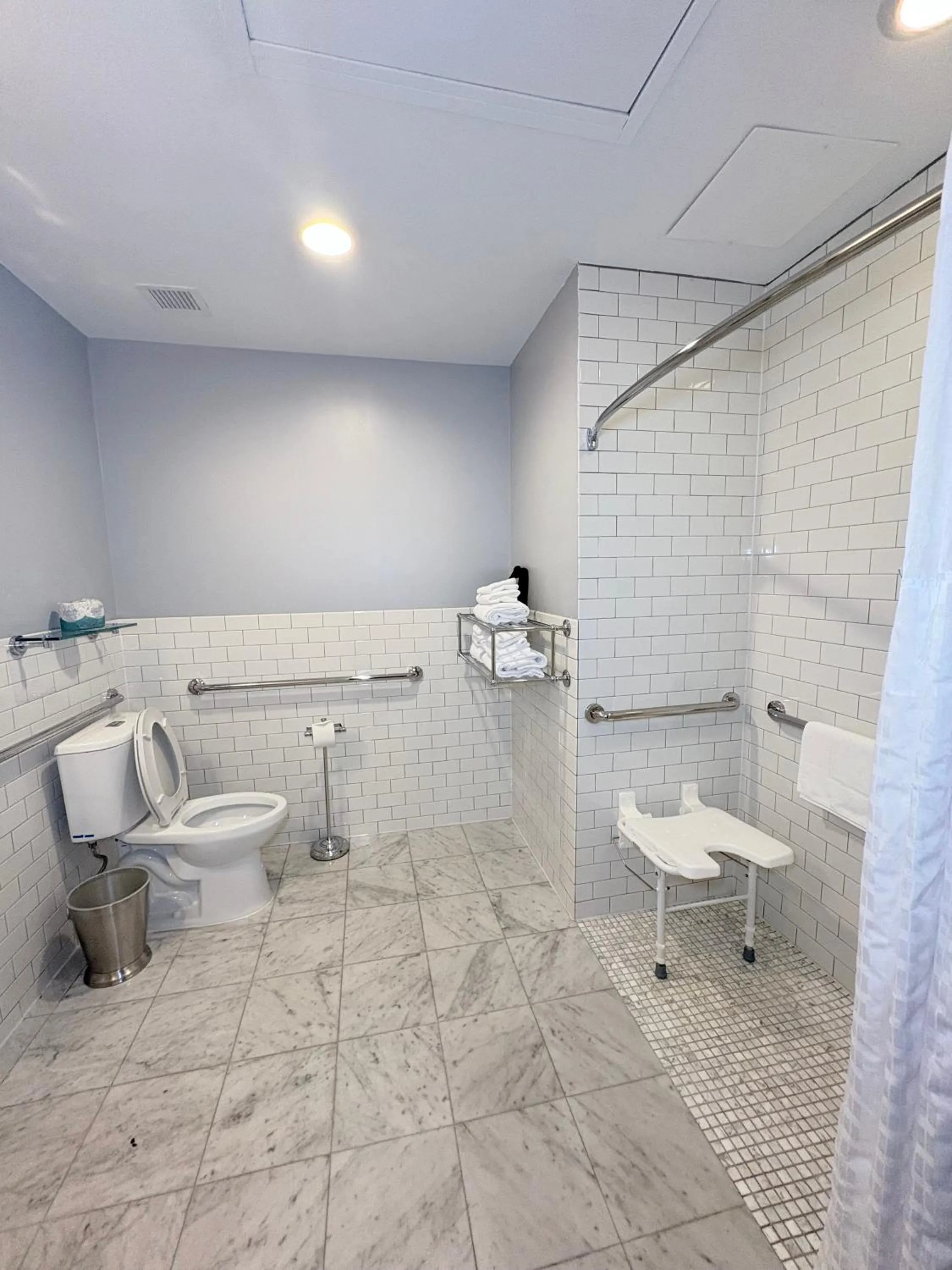 acessibility in Q&C Hotel and Bar New Orleans, Autograph Collection