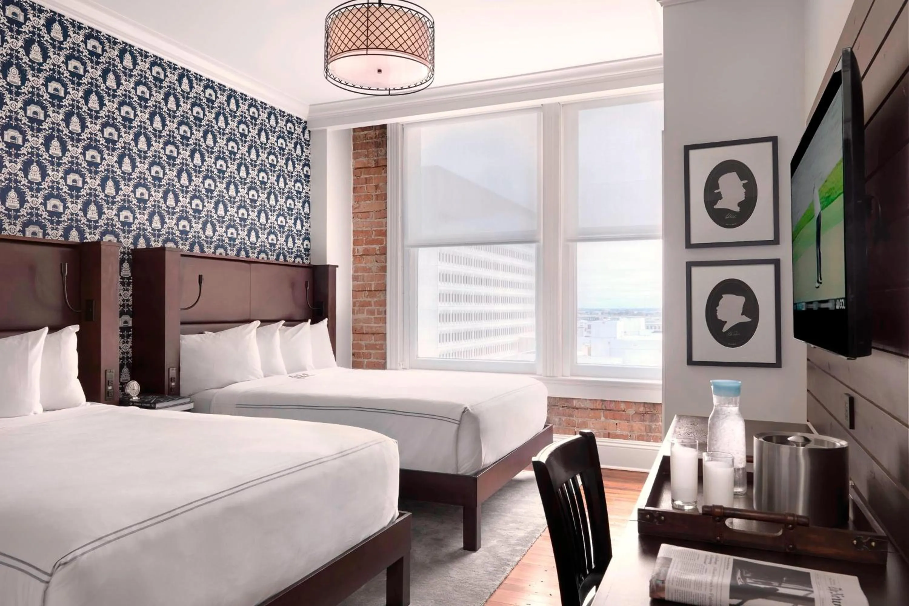 Photo of the whole room, Bed in Q&C Hotel and Bar New Orleans, Autograph Collection