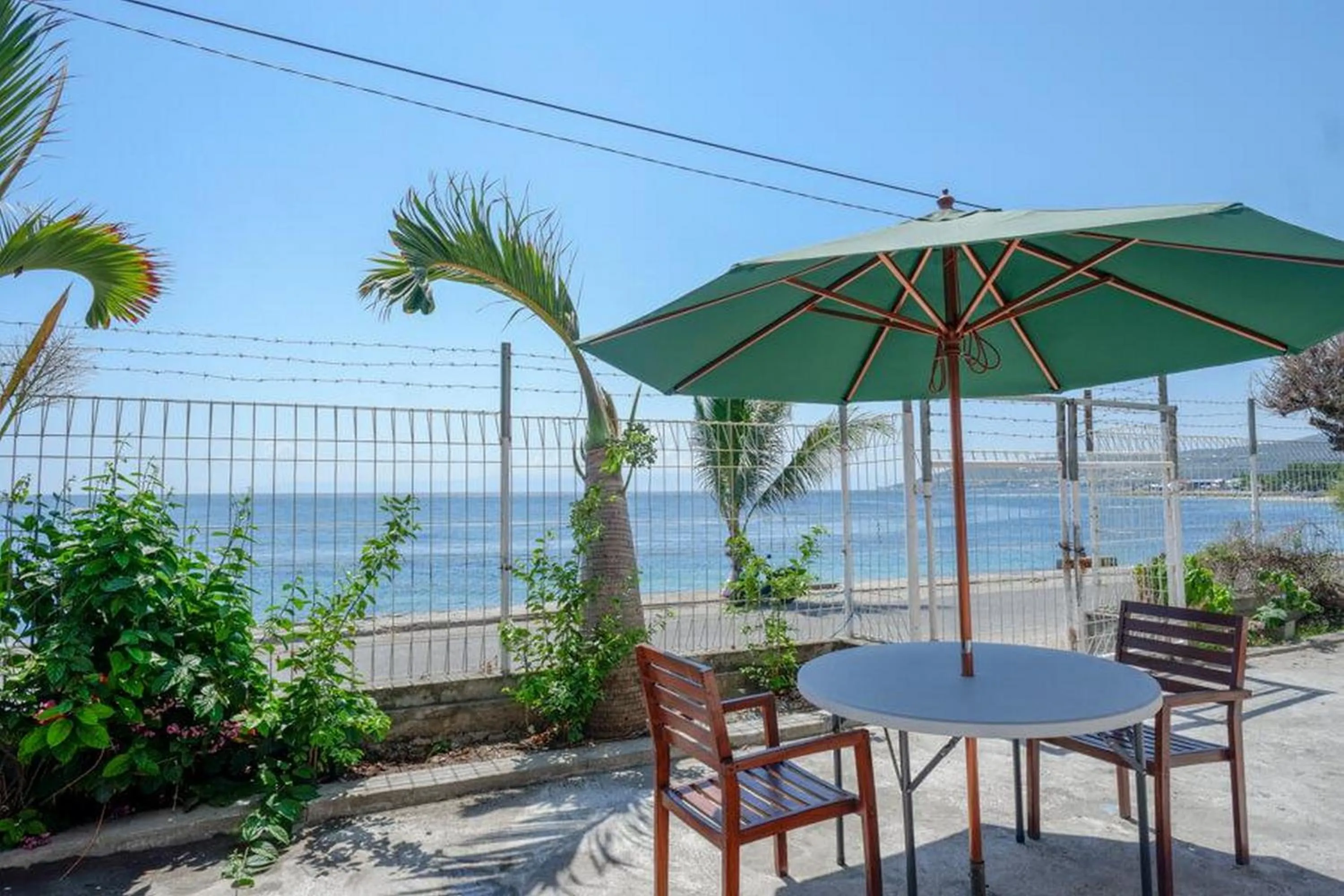 Seating area in RedDoorz Plus Syariah @ Hotel Boulevard Luwuk