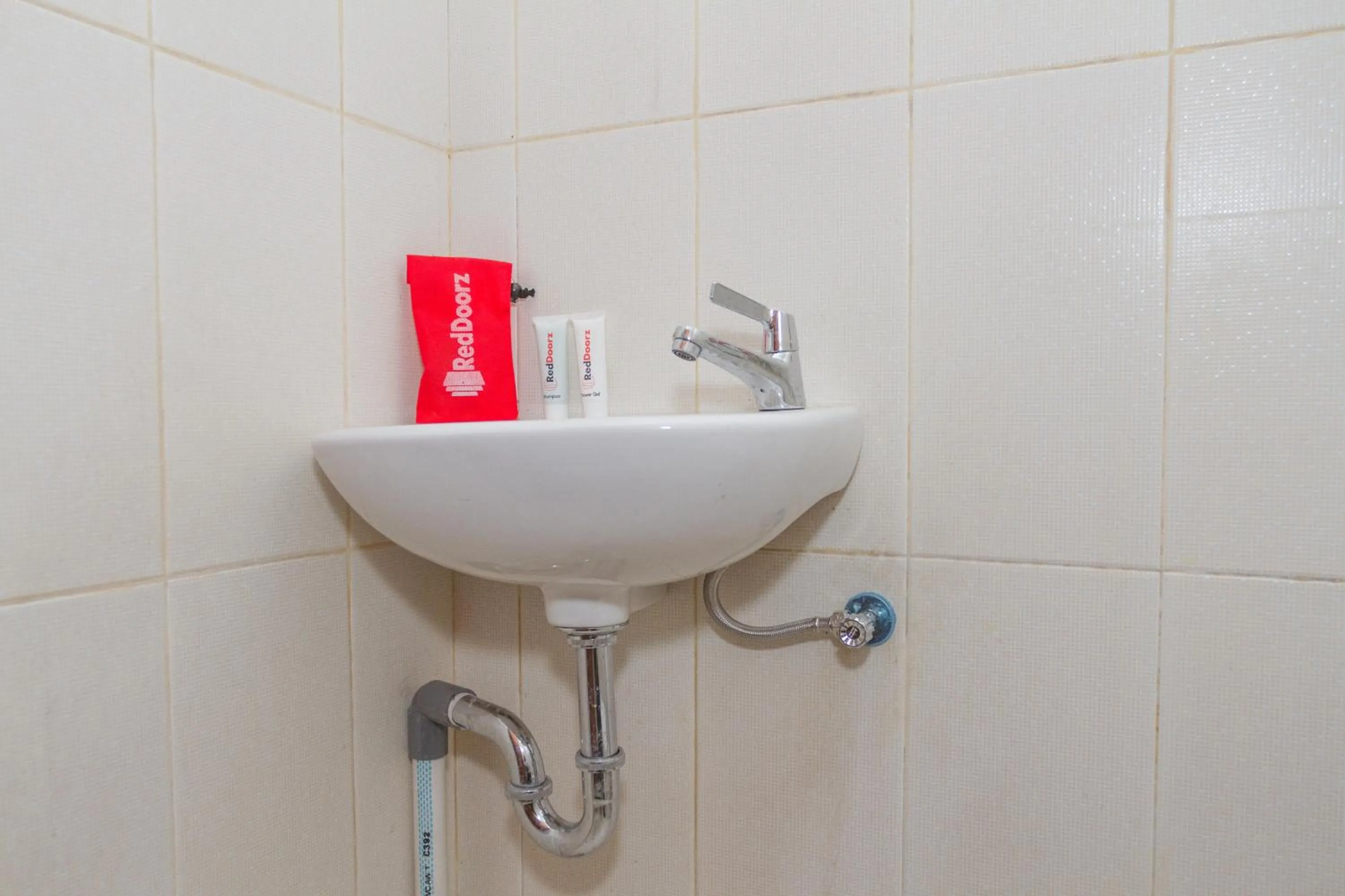 RedDoorz Syariah @ Puri Kalijaga Street