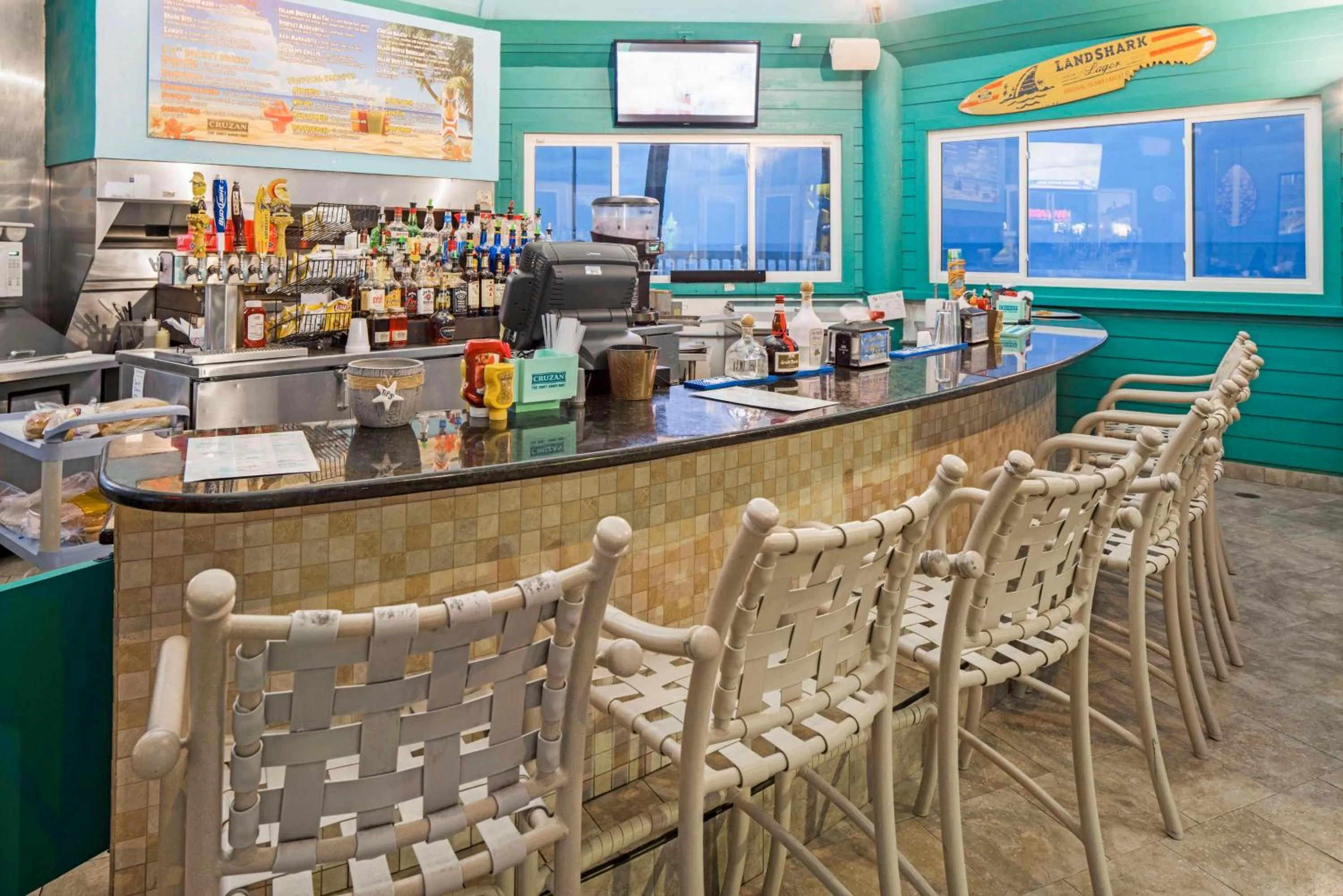 Lounge or bar in Hilton Vacation Club Daytona Beach Regency