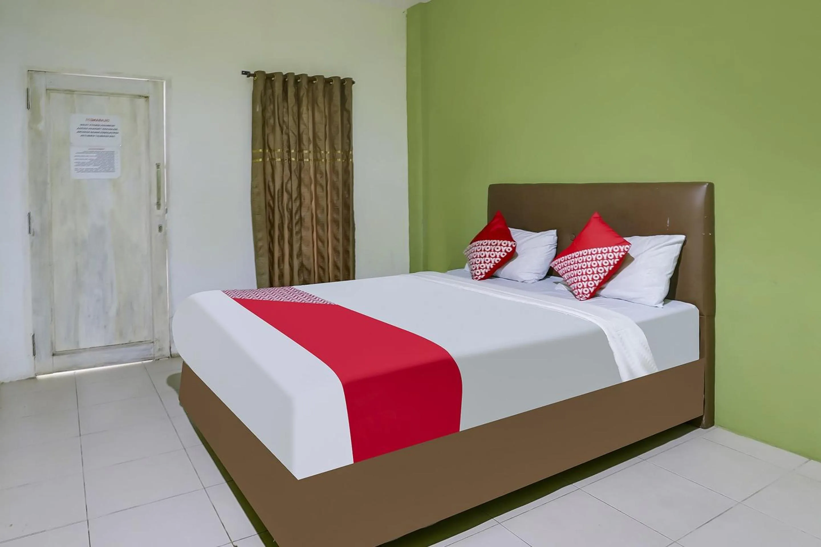 Bedroom, Bed in OYO Life 91027 Note Hotel Syariah