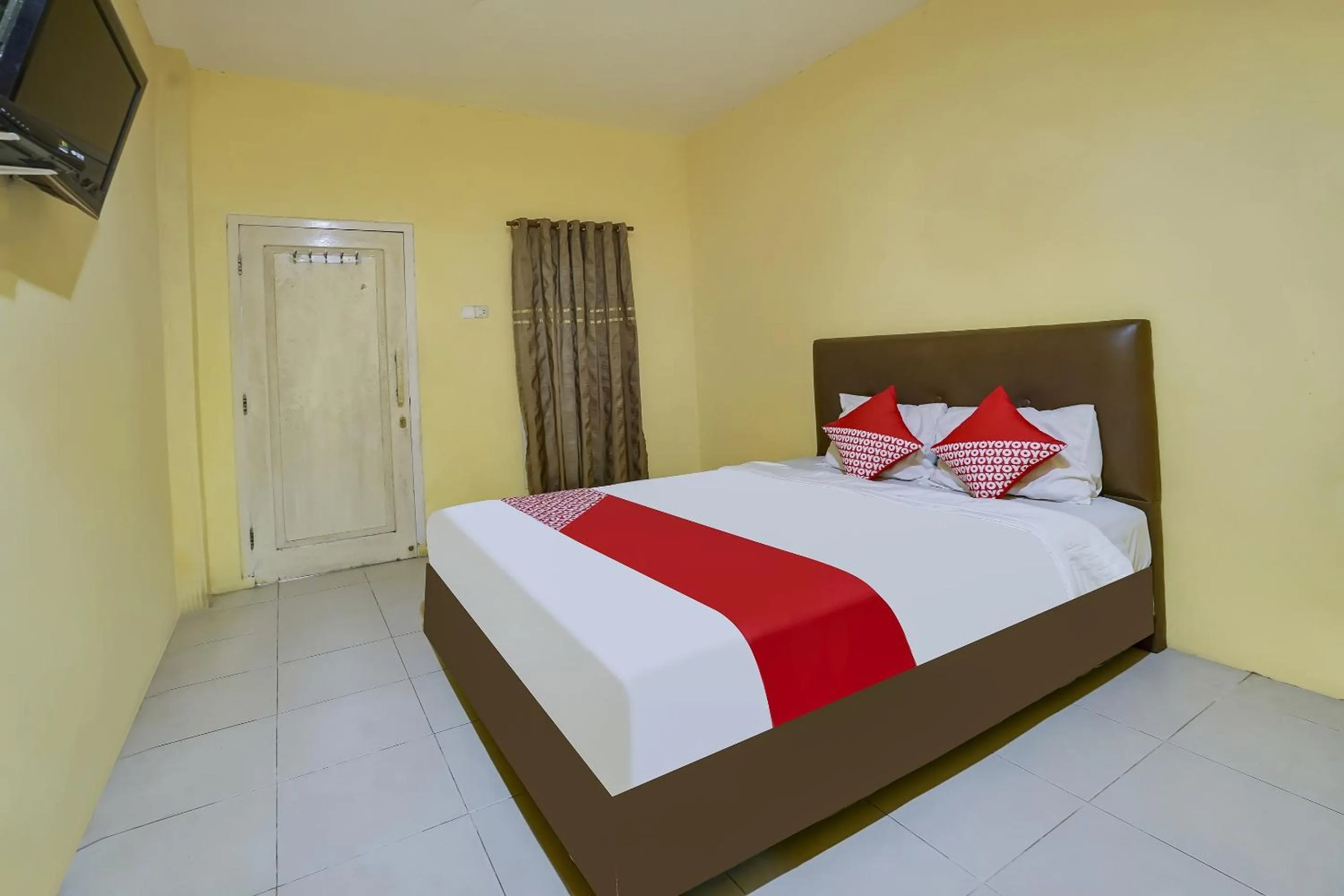 Bedroom, Bed in OYO Life 91027 Note Hotel Syariah