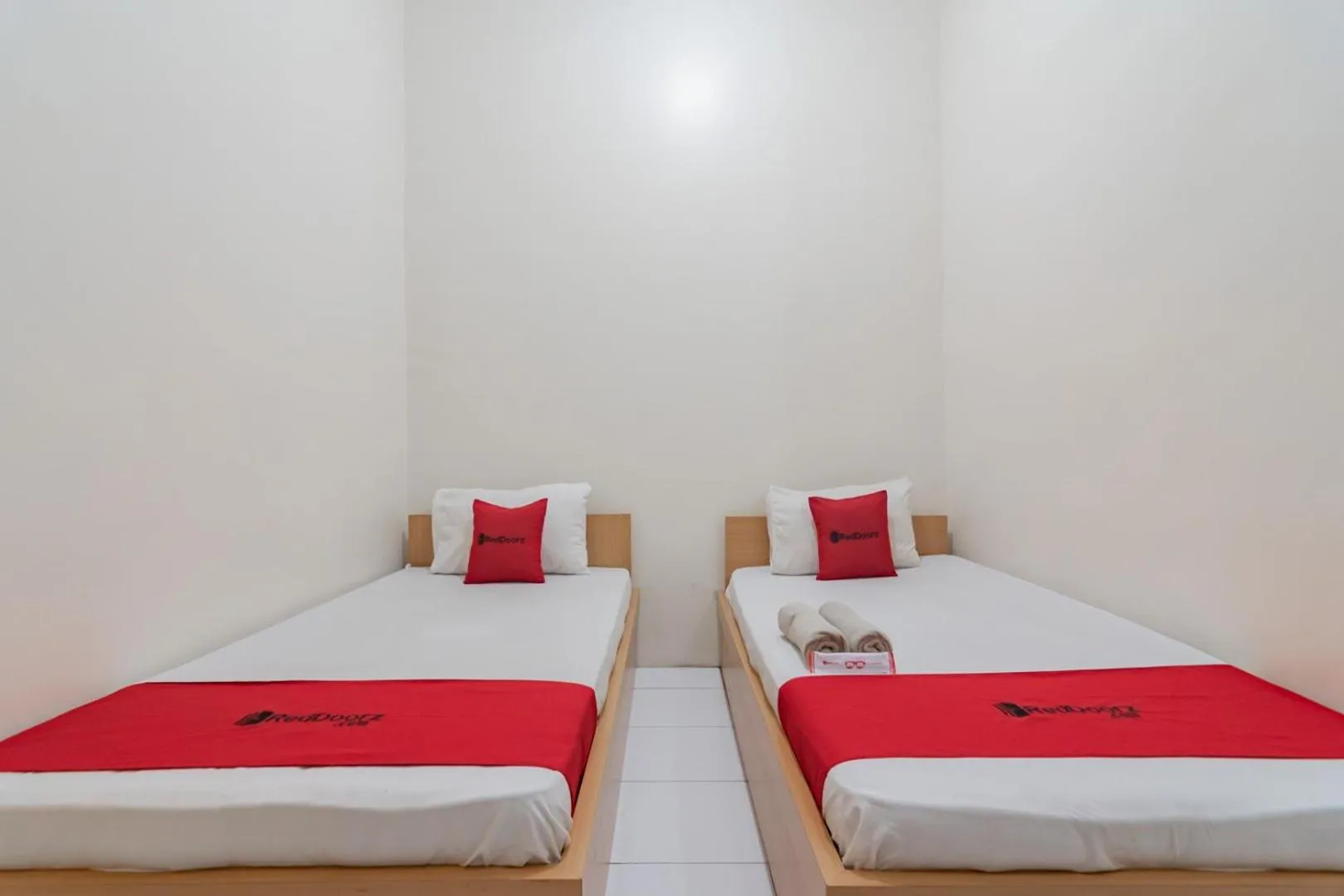 Bedroom, Bed in RedDoorz near Universitas Siliwangi Tasikmalaya