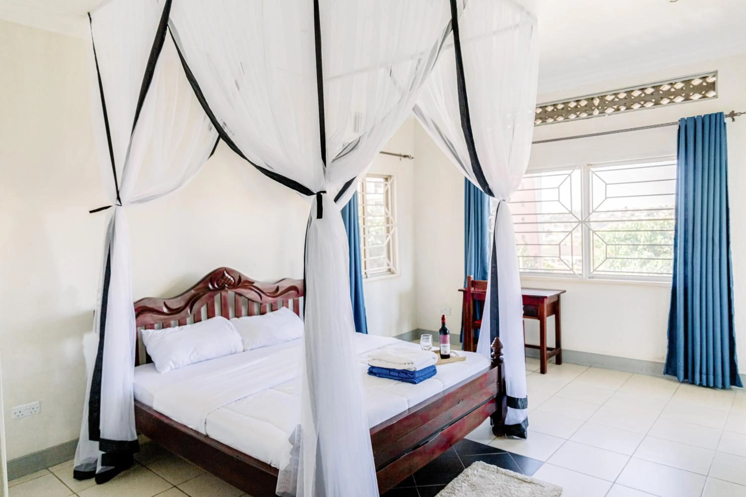 Bedroom, Bed in Acacia Villa Kampala