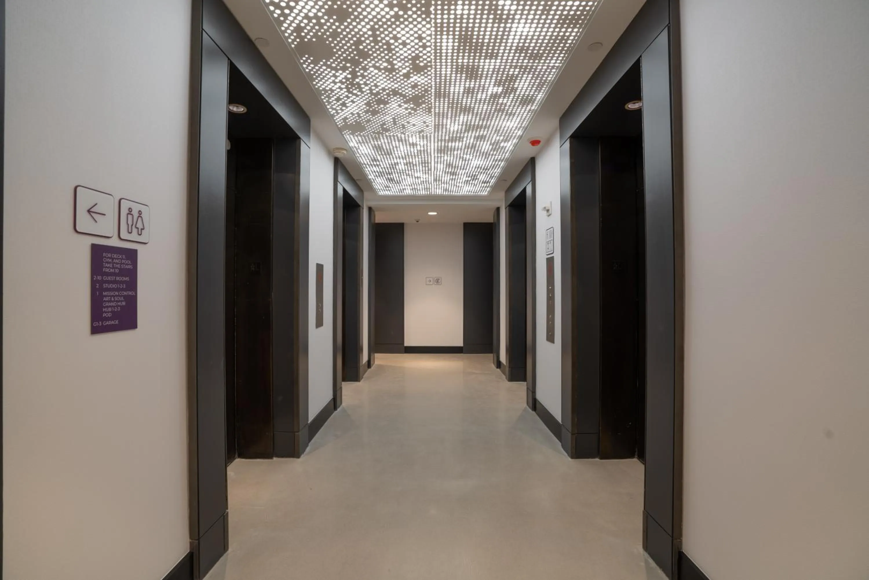 Lobby or reception in YOTEL Washington DC