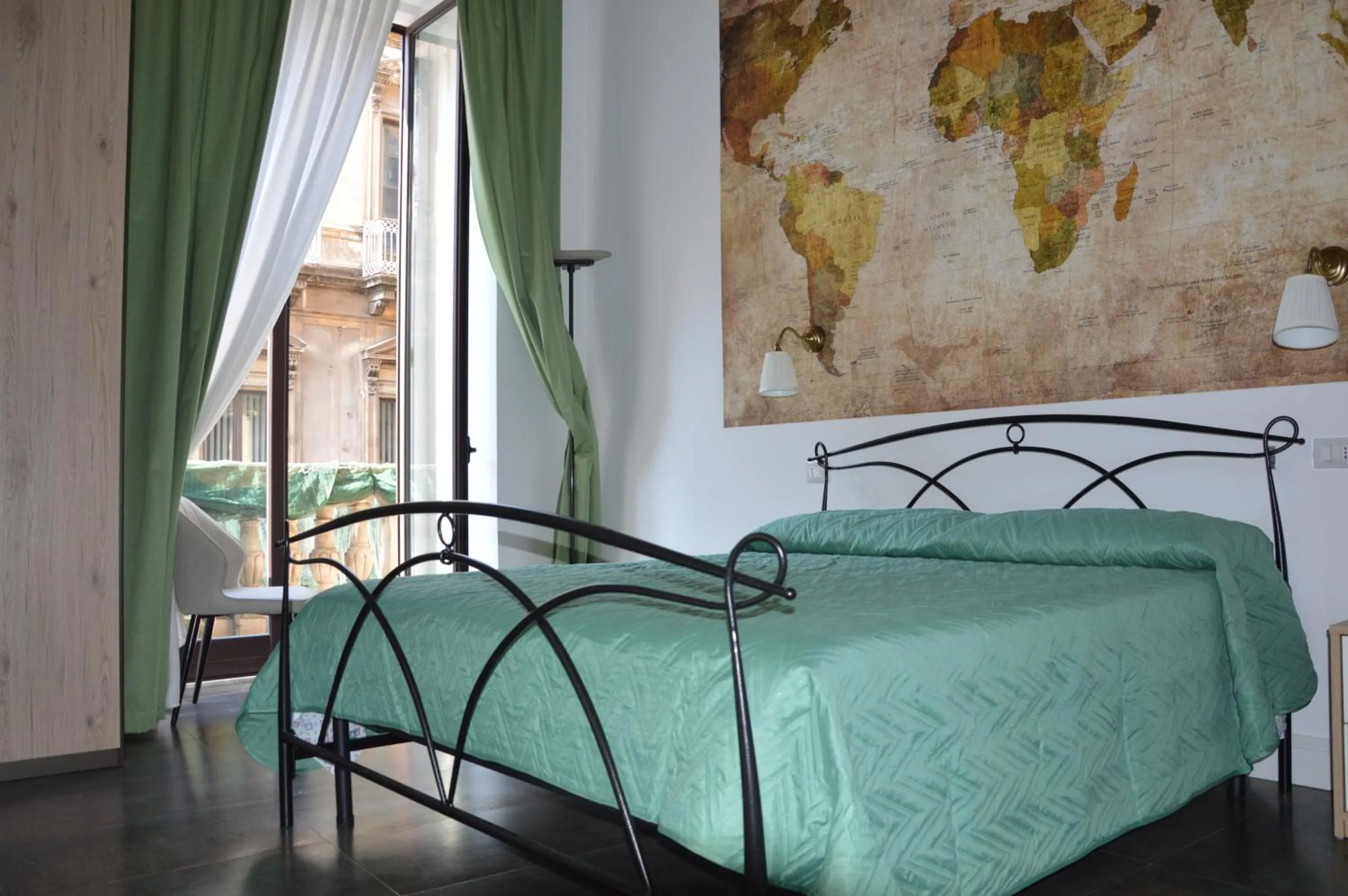 Photo of the whole room, Bed in B&B Giardino Bellini-centro