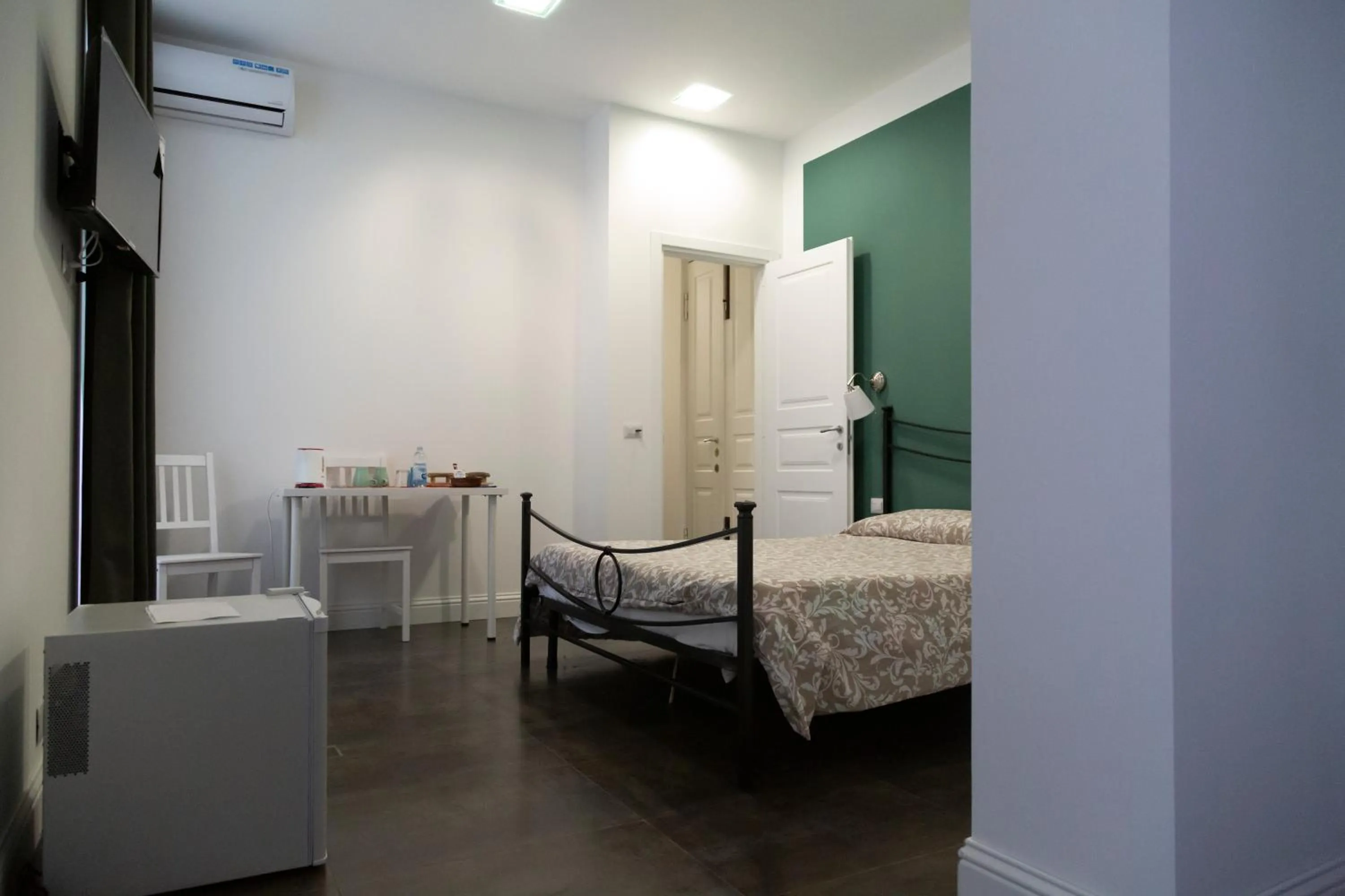 Bedroom, Bed in B&B Giardino Bellini-centro