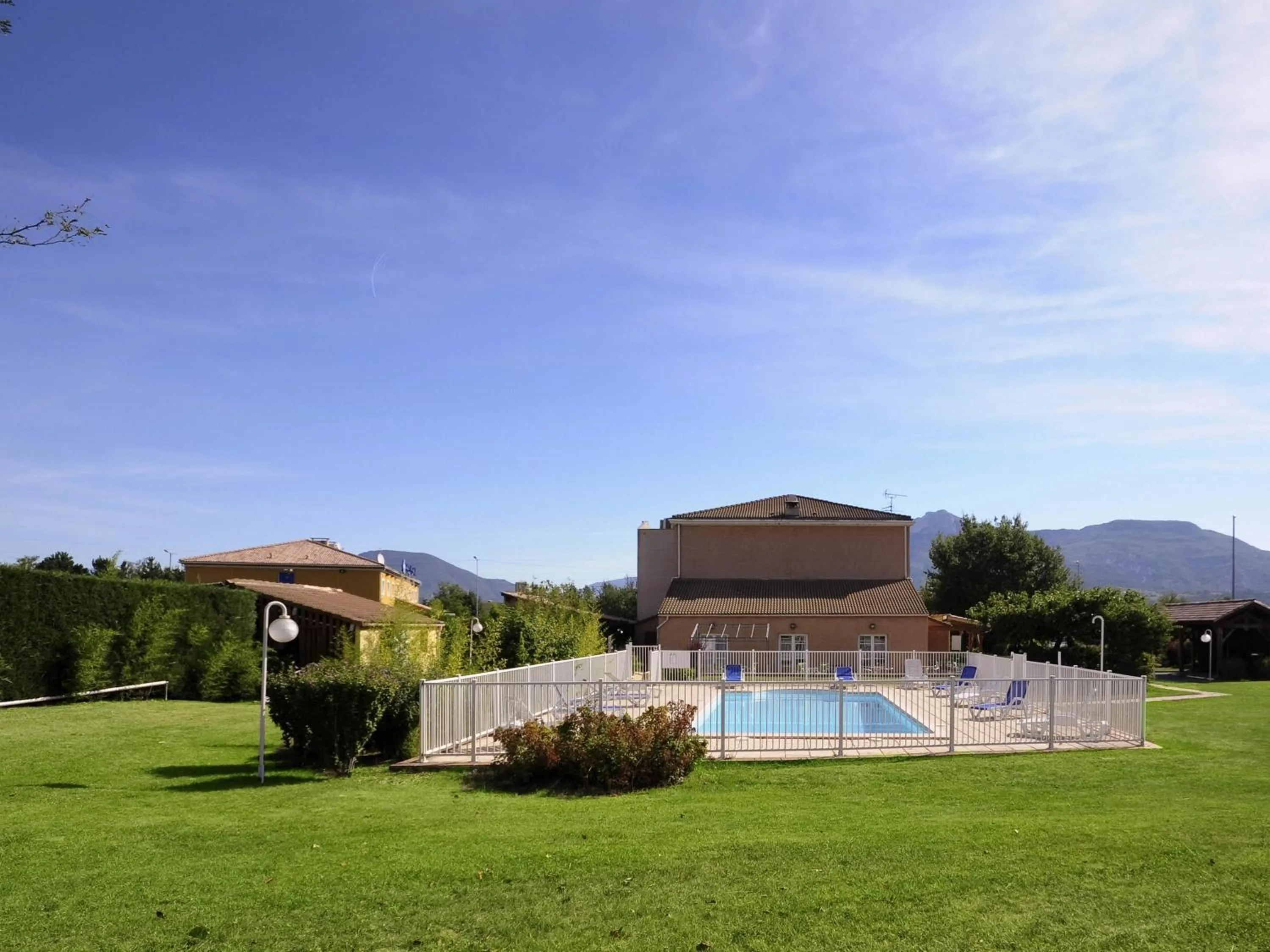 Pool view in ibis Sisteron