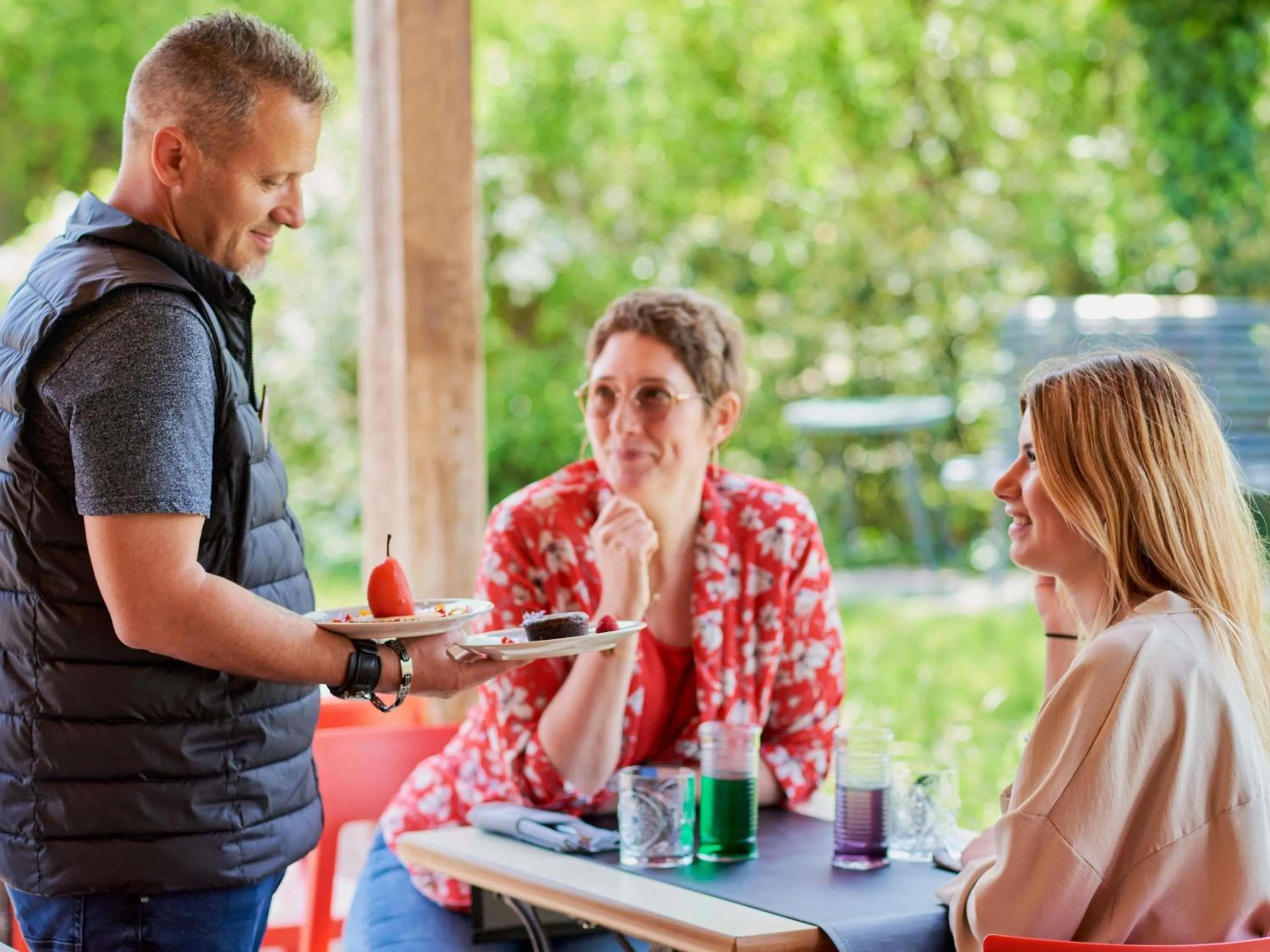 Lounge or bar in ibis Sisteron