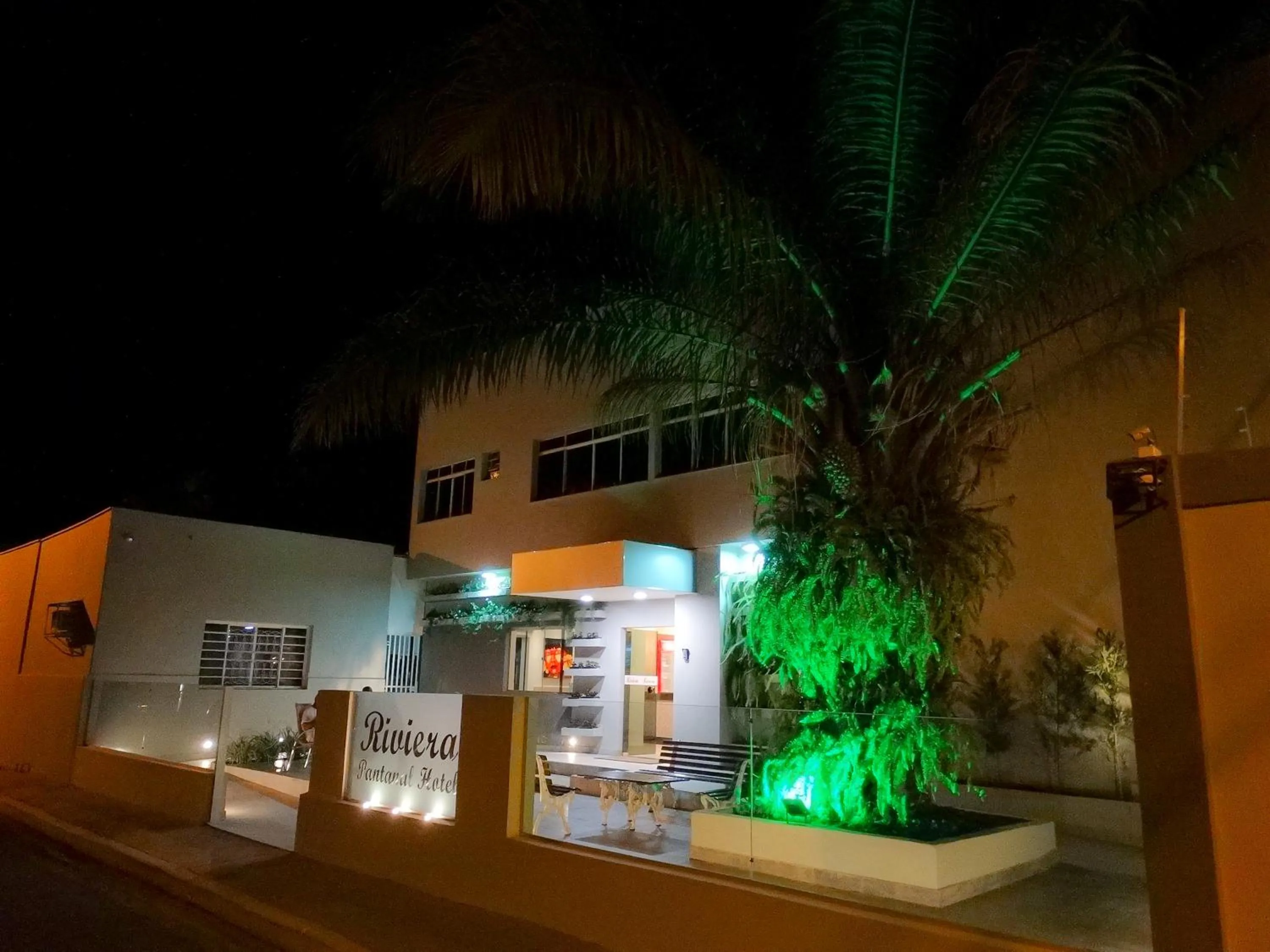 Facade/entrance in Riviera Pantanal Hotel