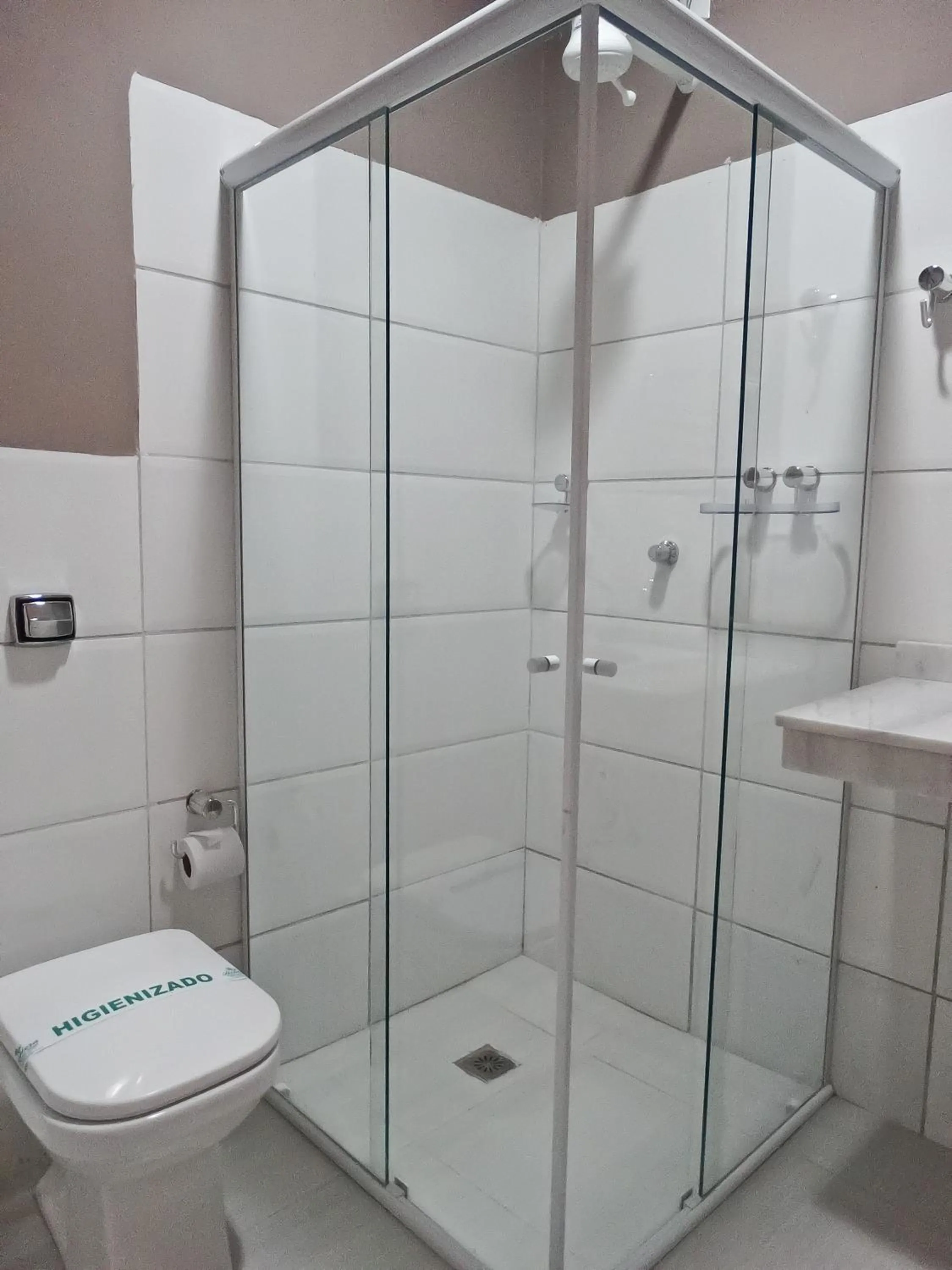 Shower in Riviera Pantanal Hotel