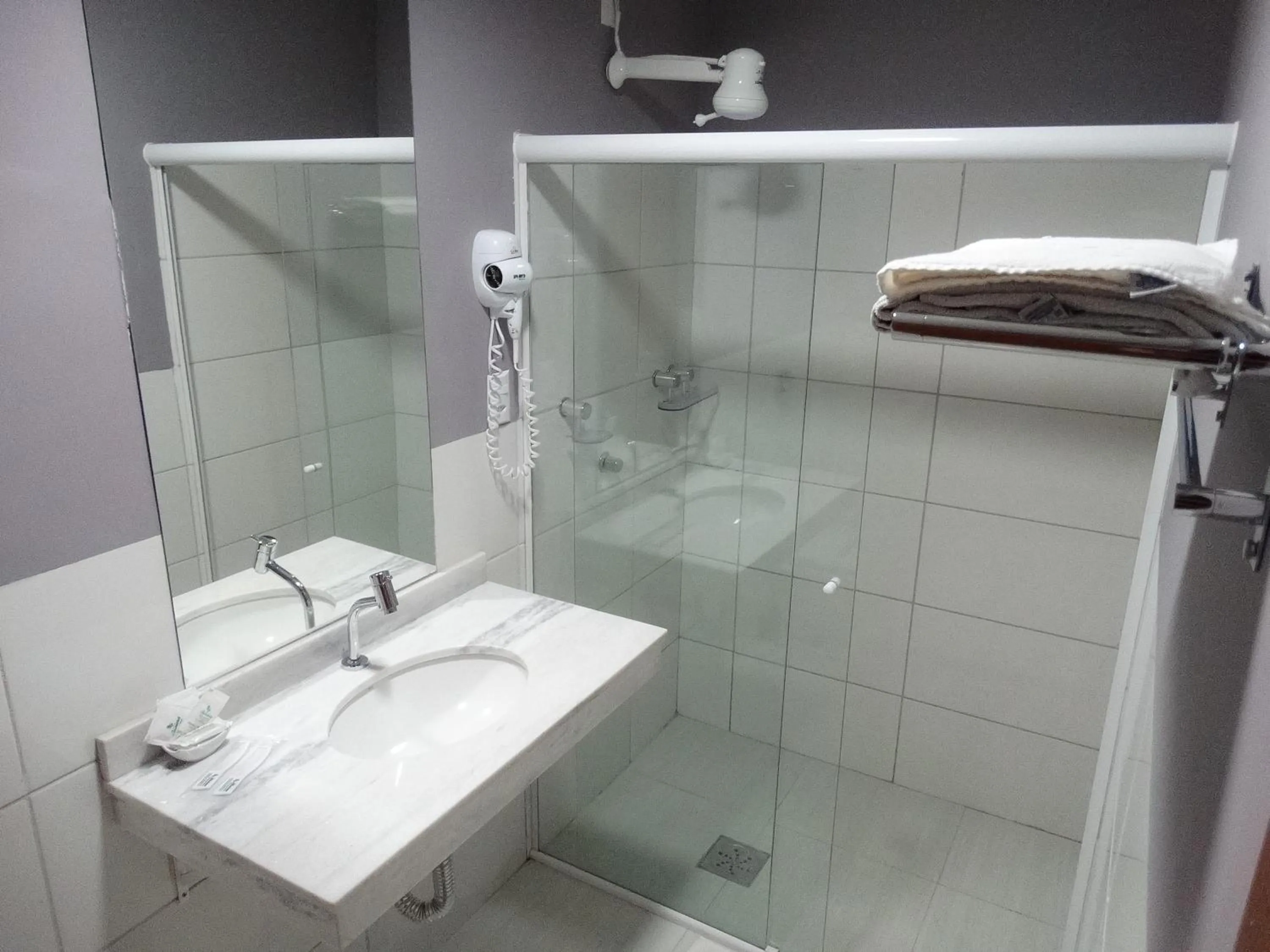 Shower in Riviera Pantanal Hotel