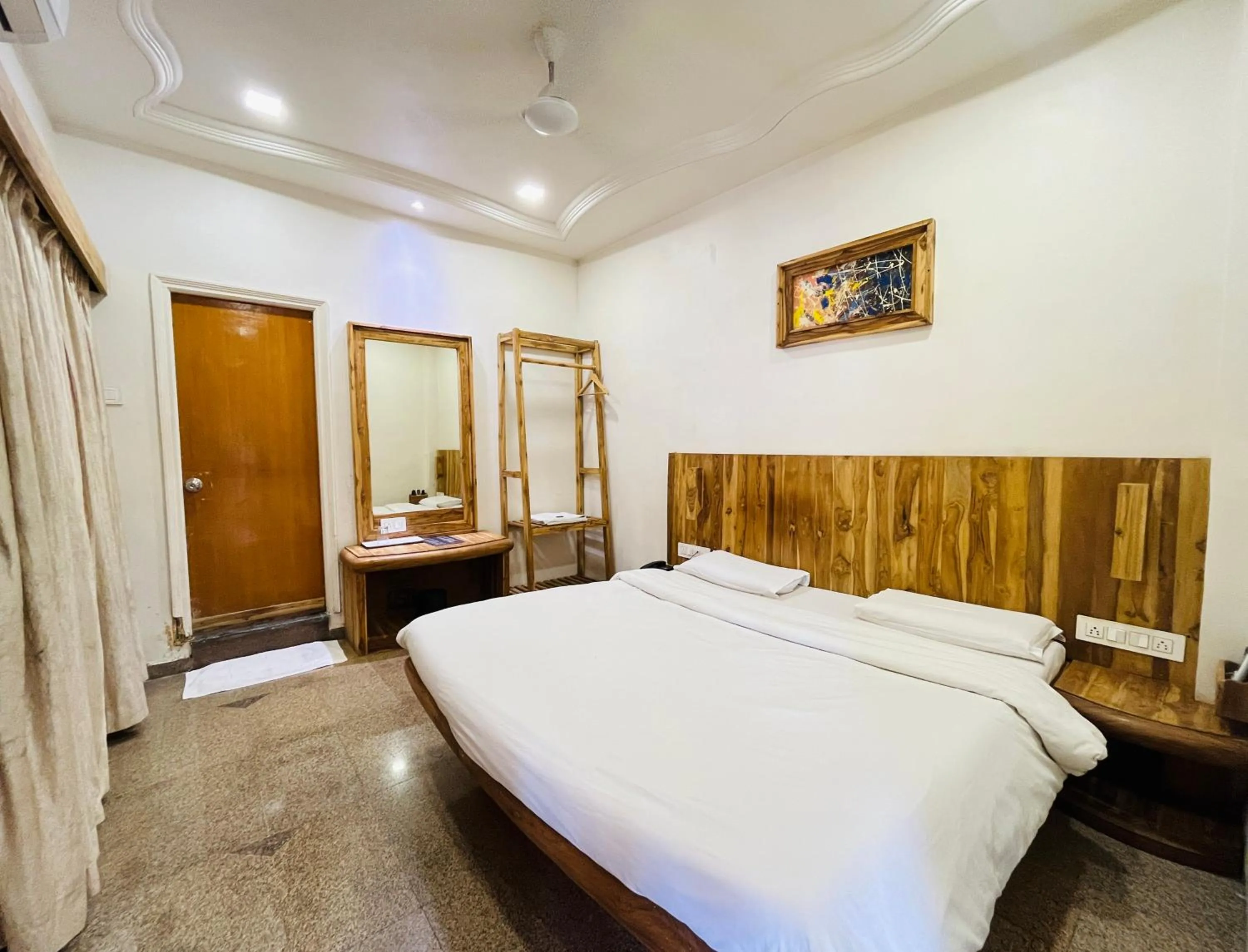 Bedroom in Hotel Shripad
