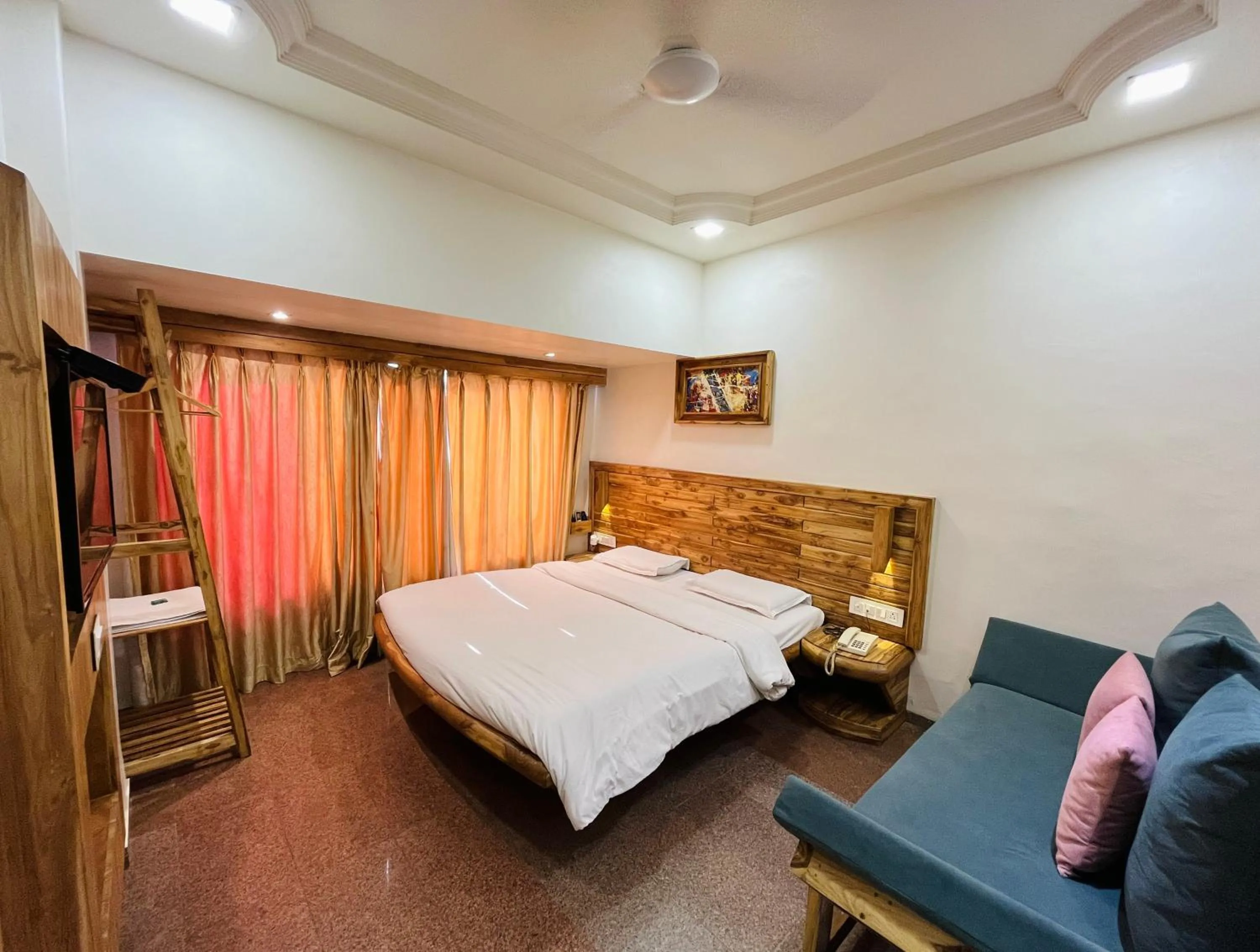 Bedroom in Hotel Shripad