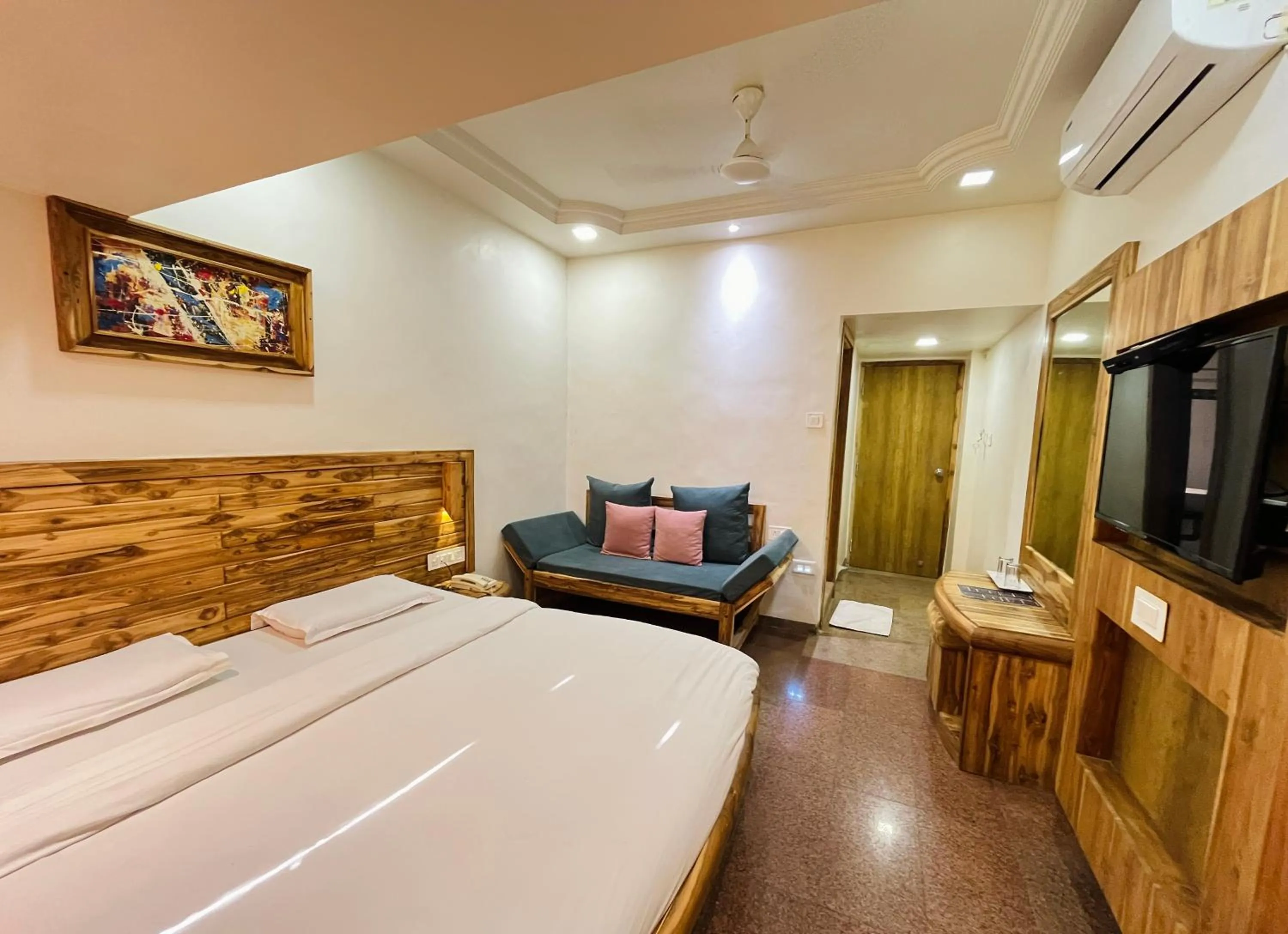 Hotel Shripad