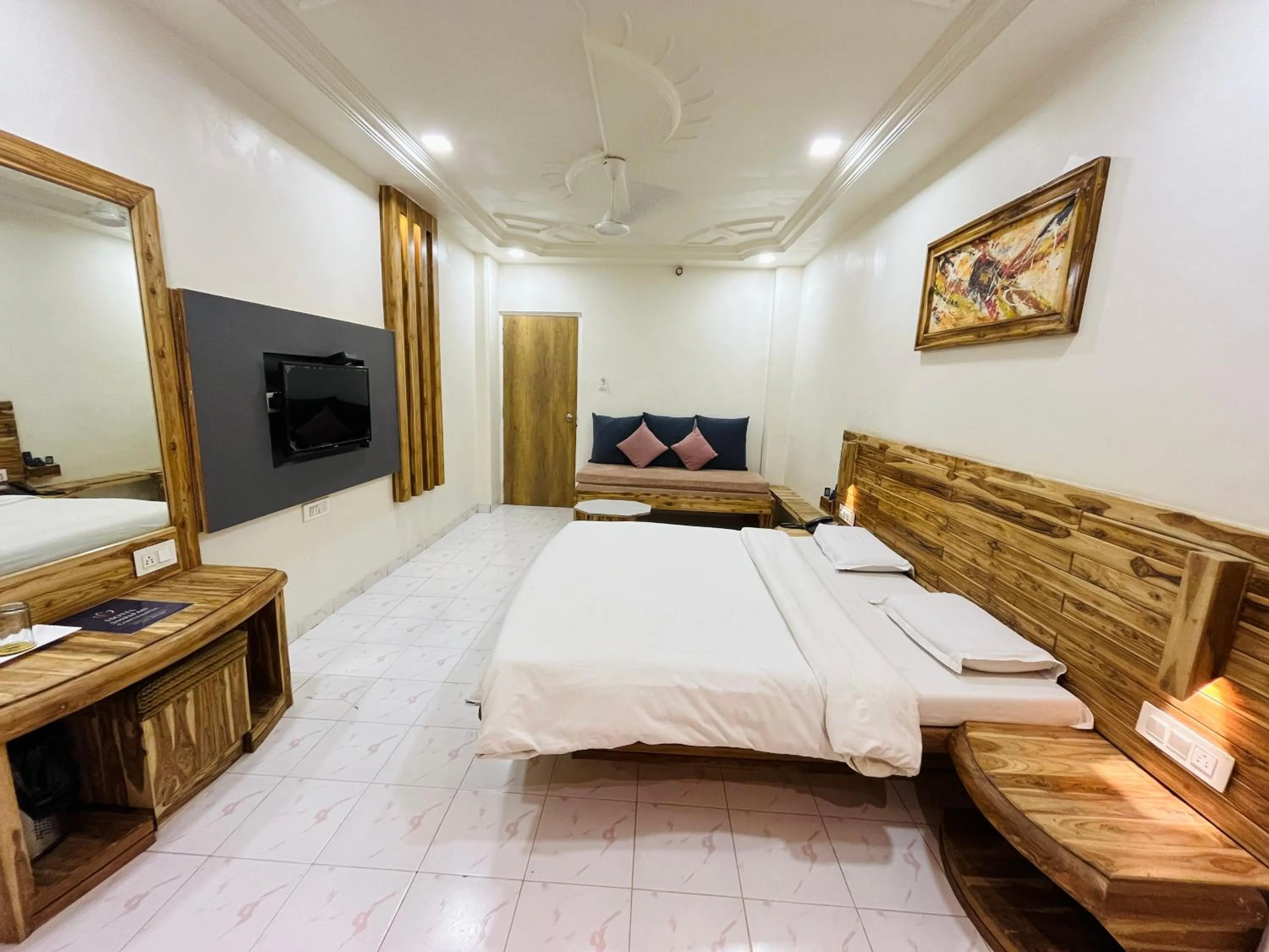 Bedroom in Hotel Shripad