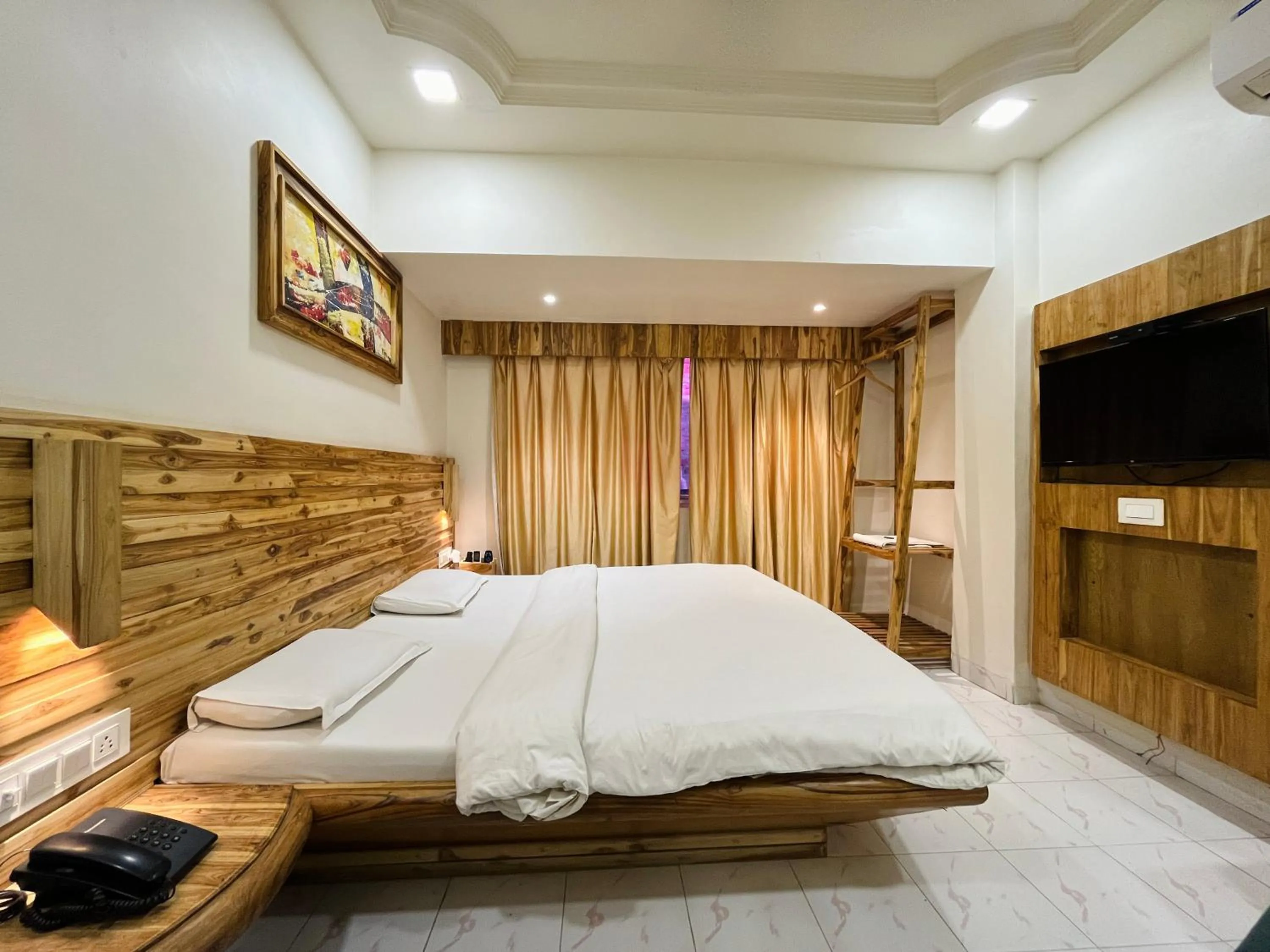 Bedroom in Hotel Shripad
