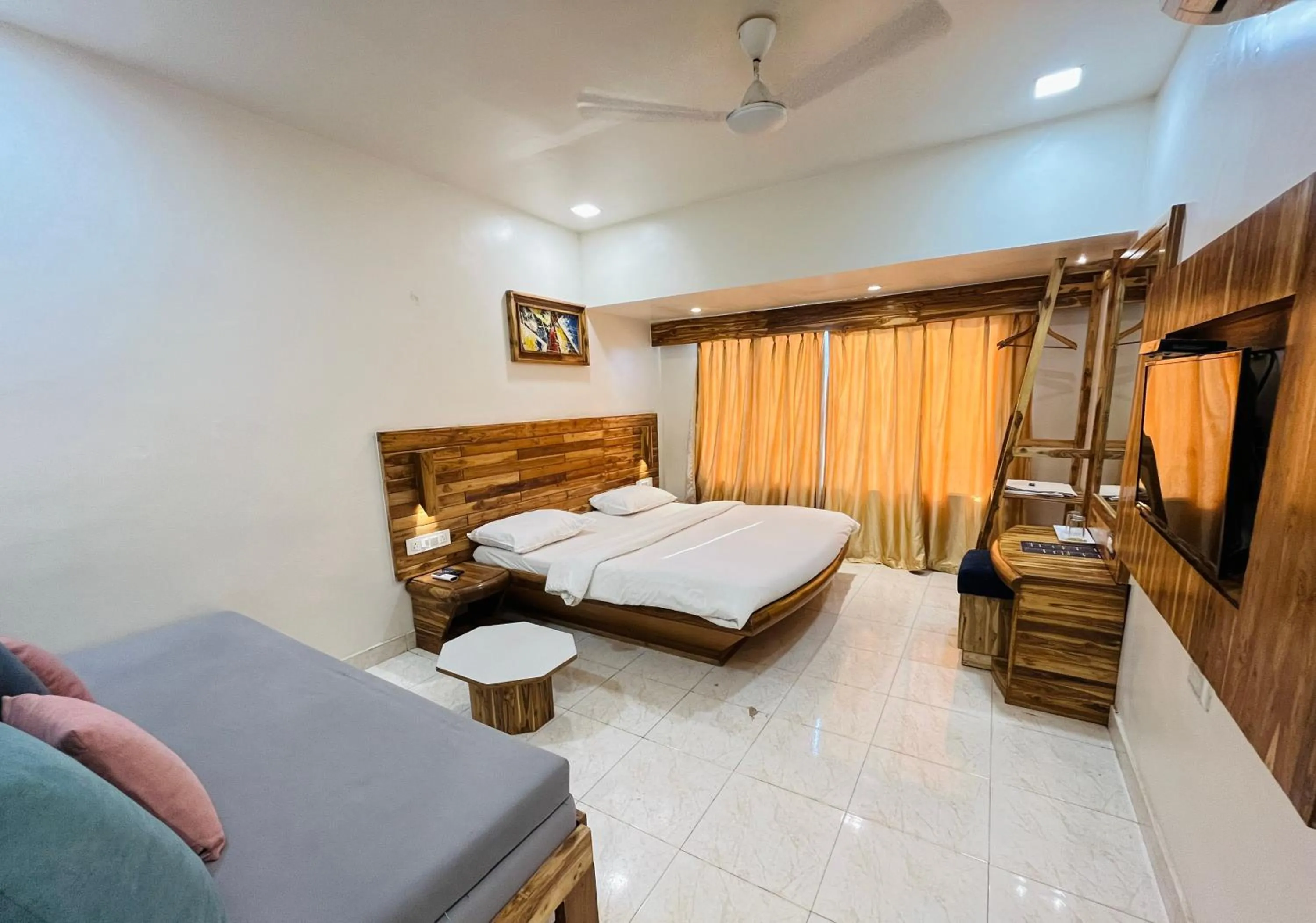 Bedroom in Hotel Shripad