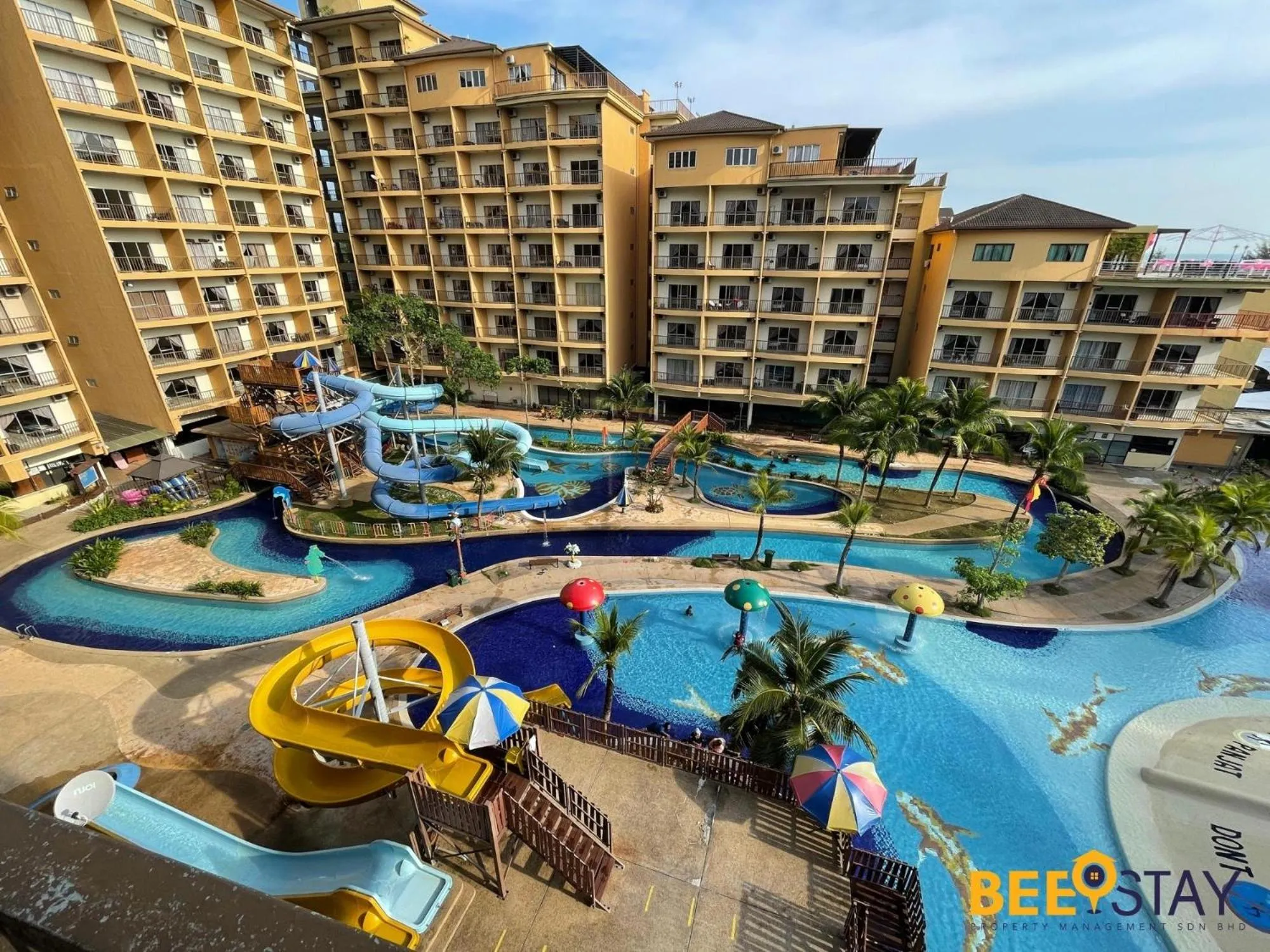 Balcony/Terrace in Gold Coast Morib Themepark View Studio