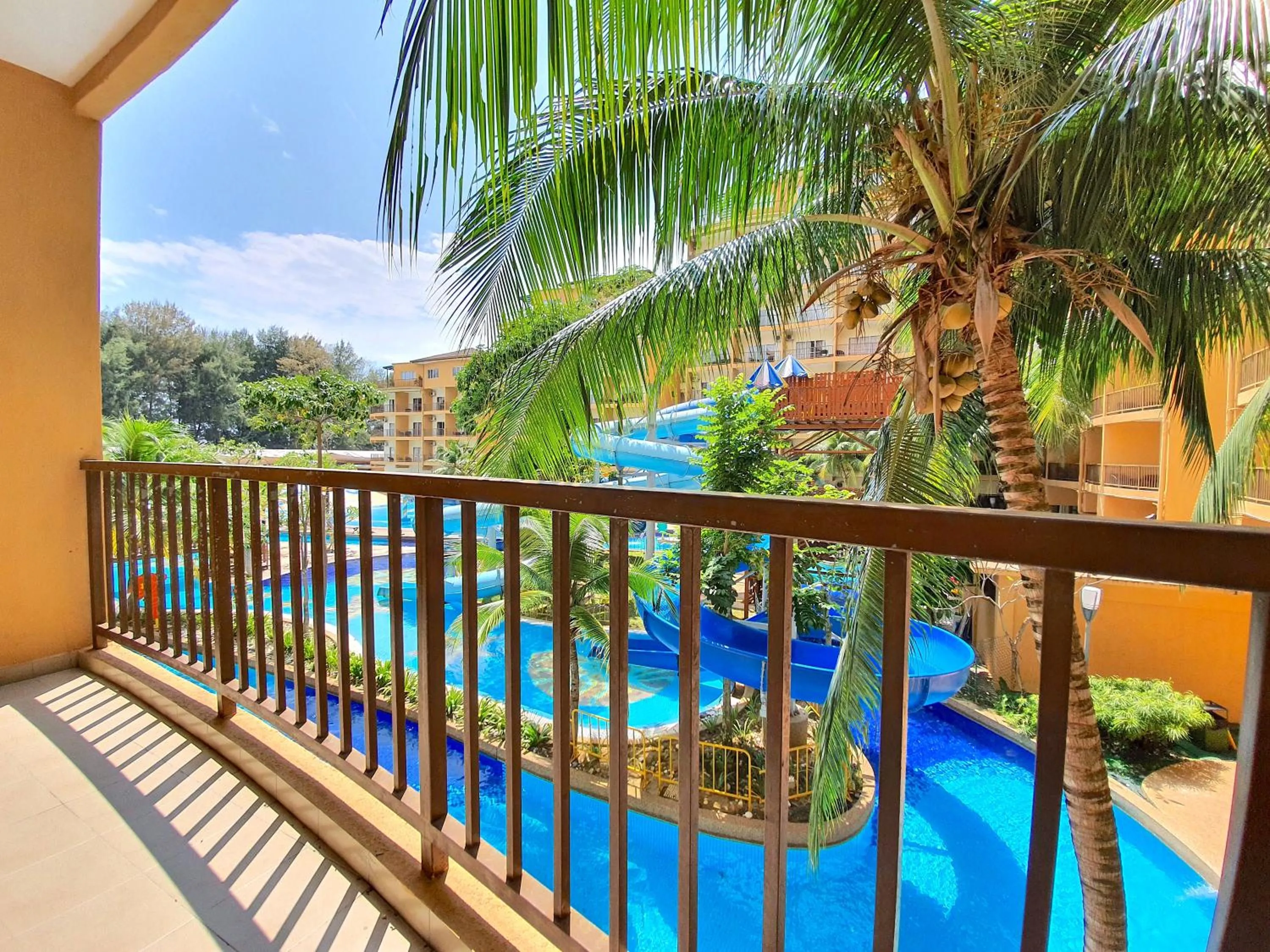 Balcony/Terrace in Gold Coast Morib Themepark View Studio