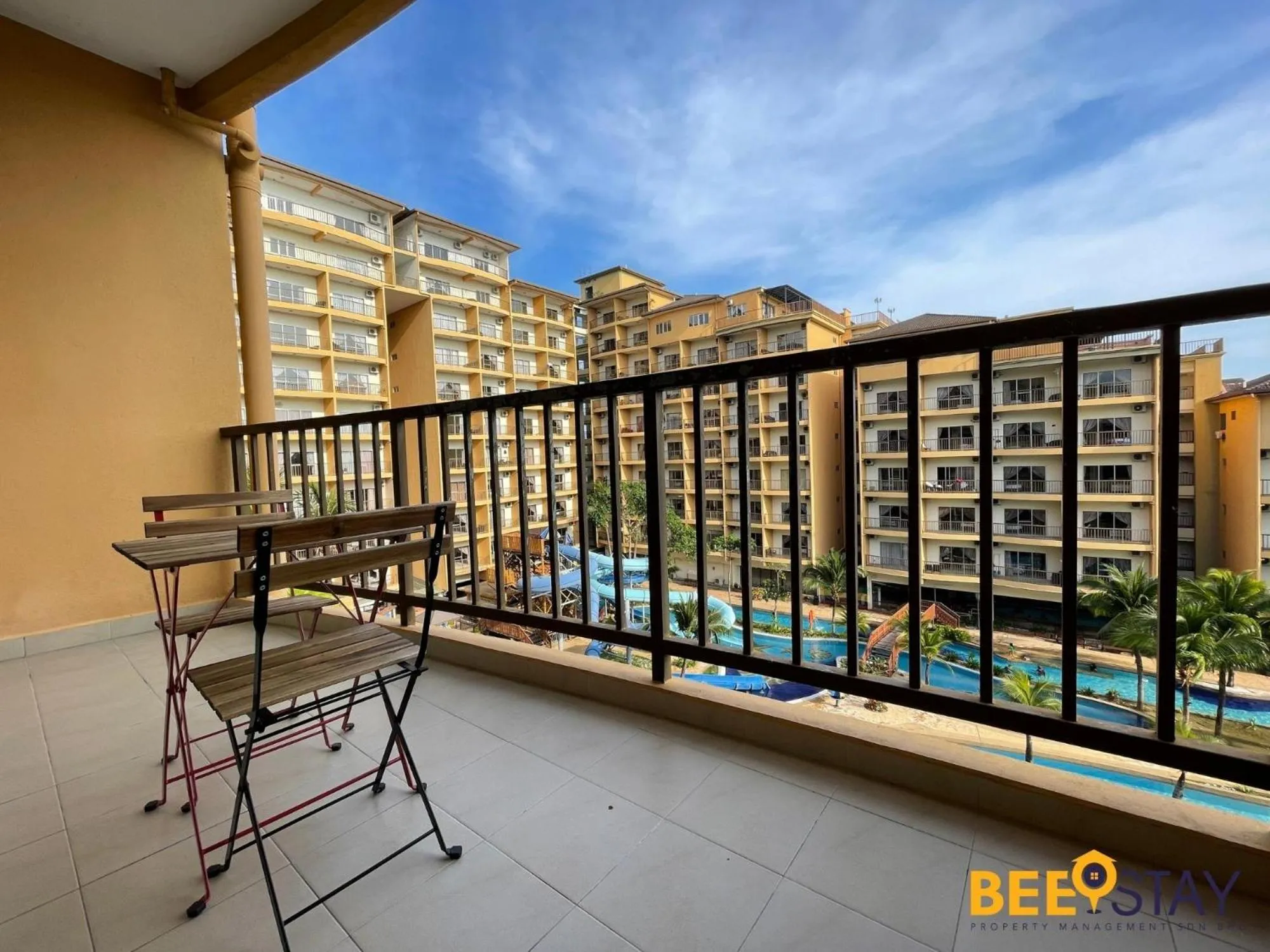 Balcony/Terrace in Gold Coast Morib Themepark View Studio