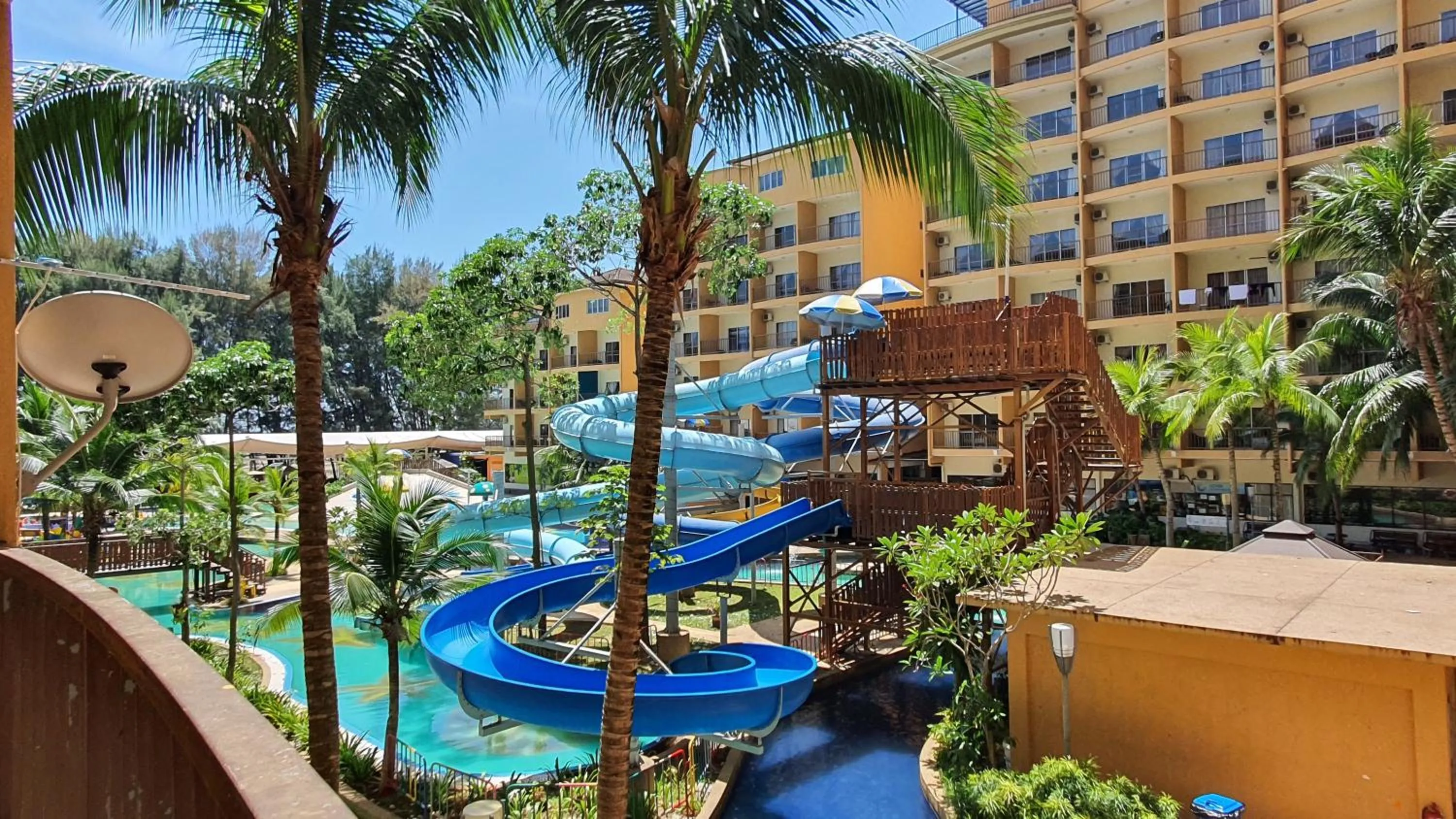 Balcony/Terrace in Gold Coast Morib Themepark View Studio