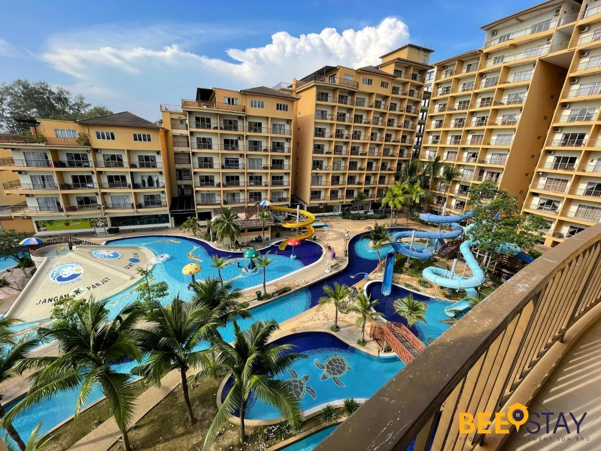 Balcony/Terrace in Gold Coast Morib Themepark View Studio